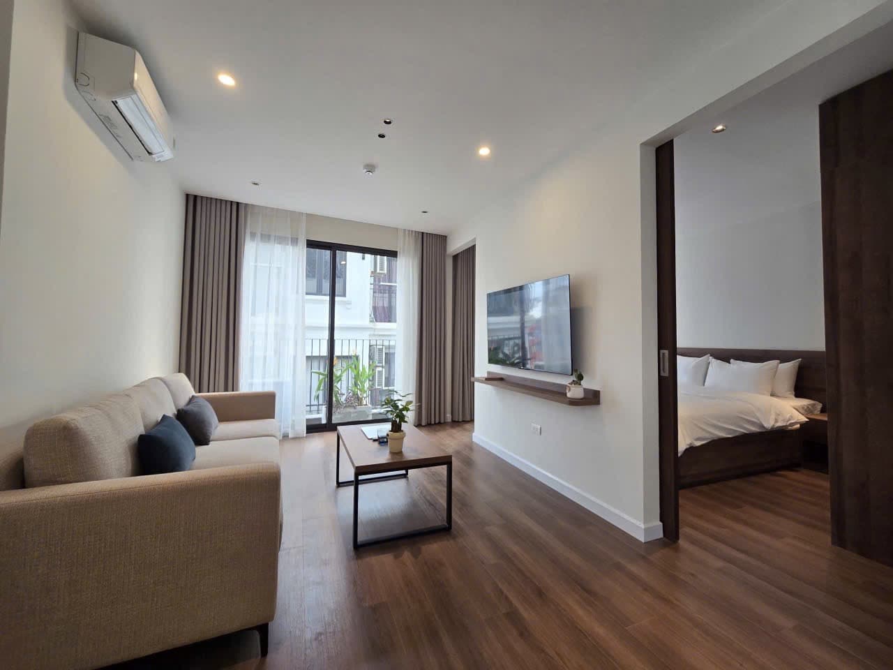 Stylish 1 Bedroom Apartment on Au Co Street 3
