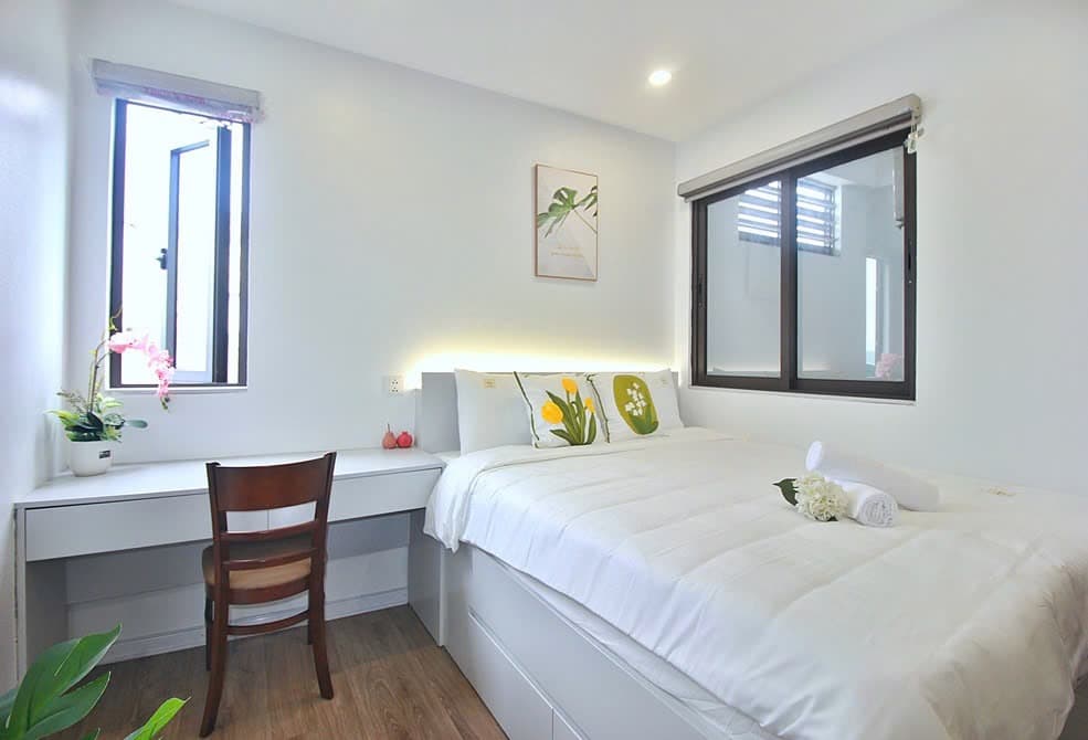 Bright studio apartment at To Ngoc Van