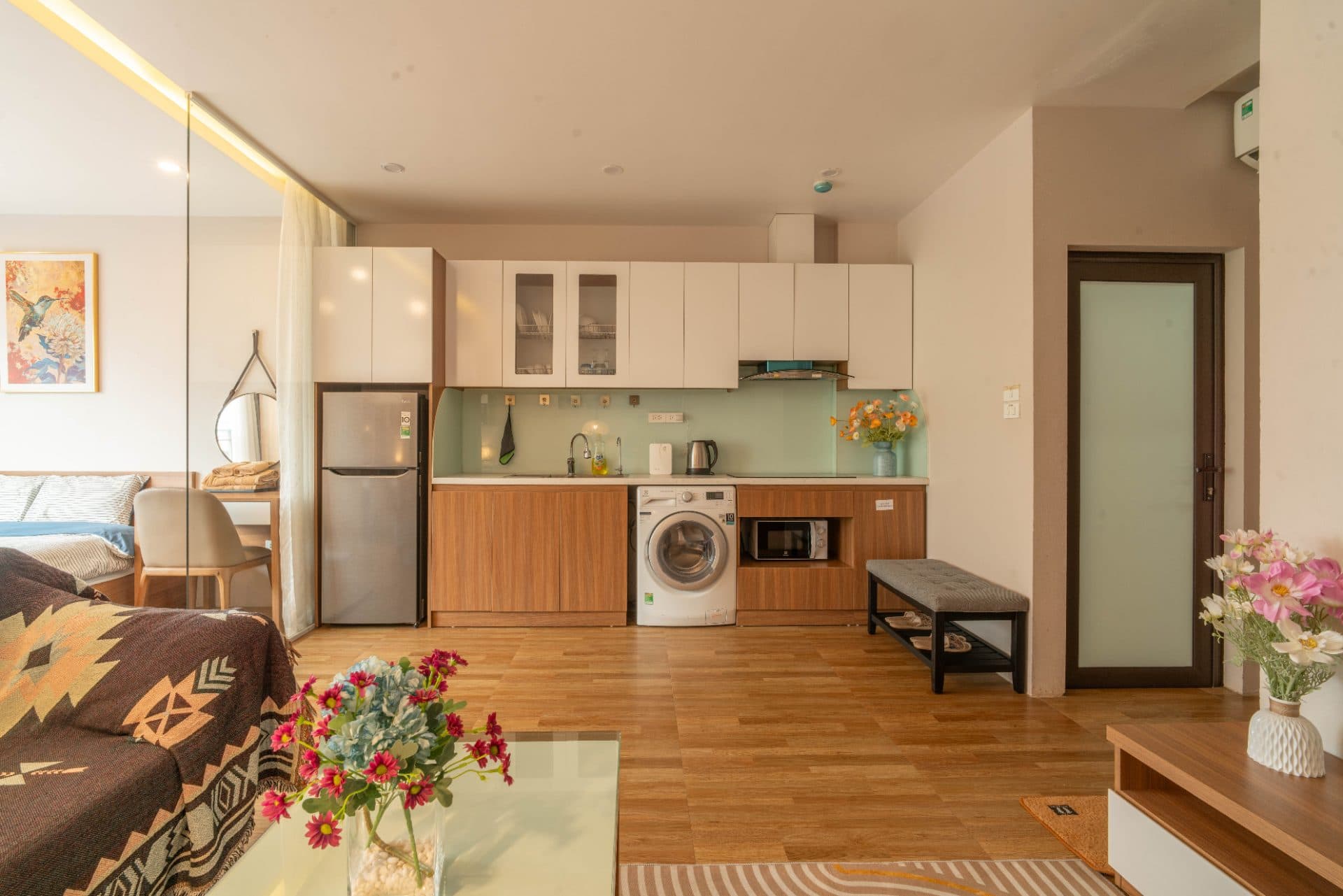 High Floor Studio in Tay Ho 2