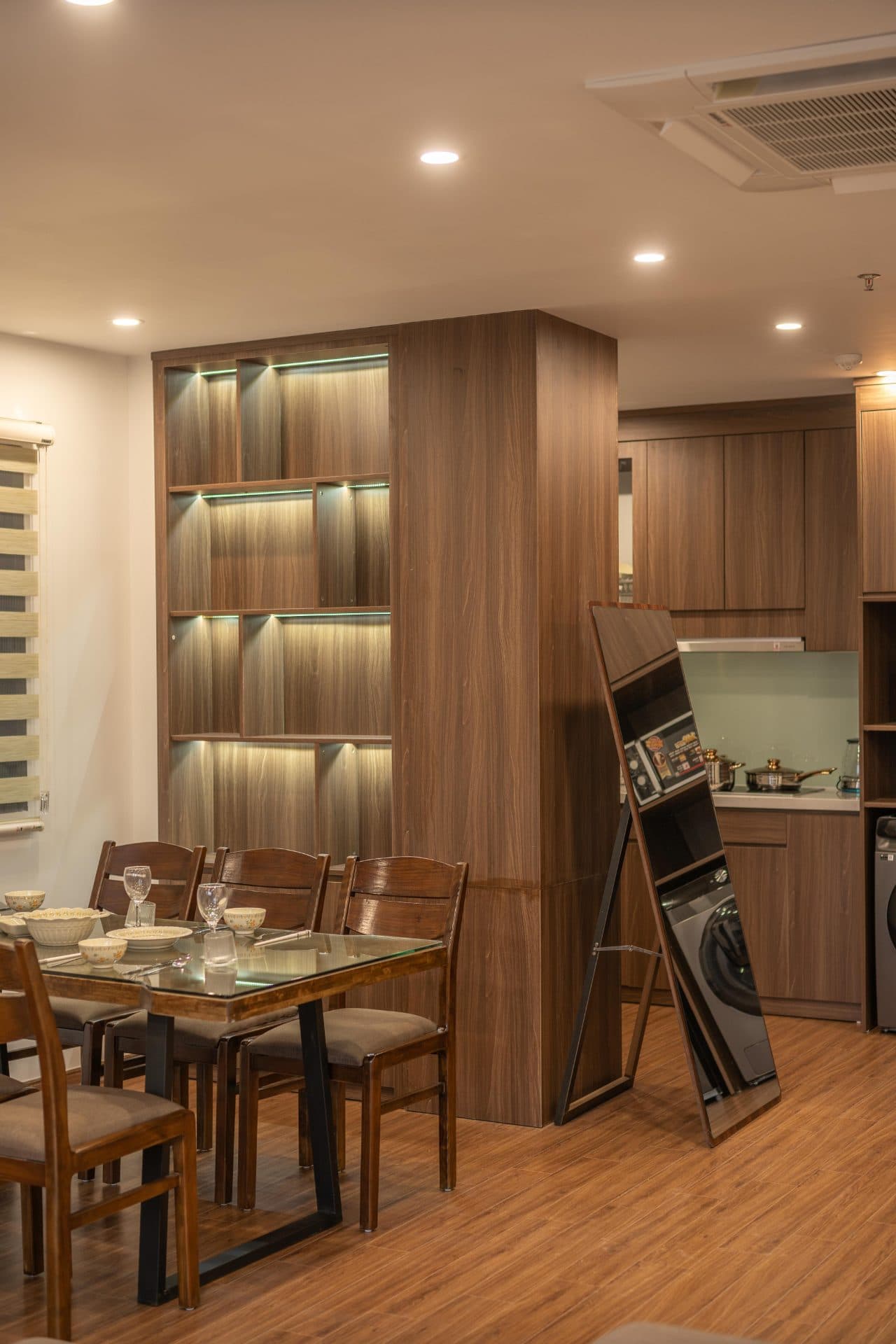 Lake View 2 Bedroom on Vu Mien 3