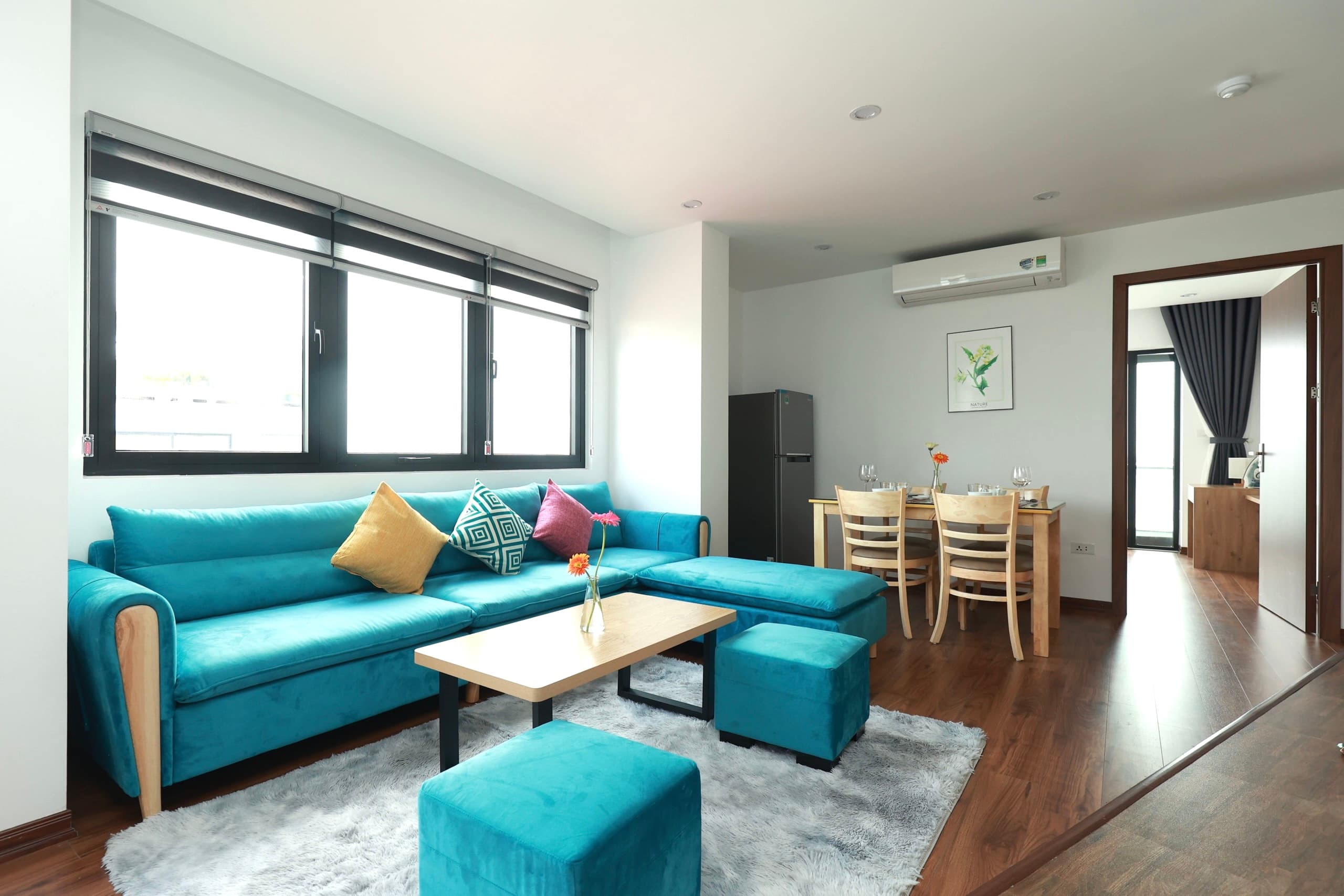 Lake view 2 bedroom apartment at Ve Ho street