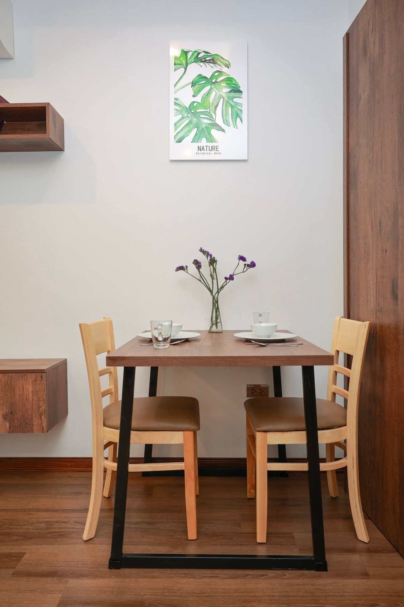 Spacious 1 bedroom apartment on Yen Phu street 2