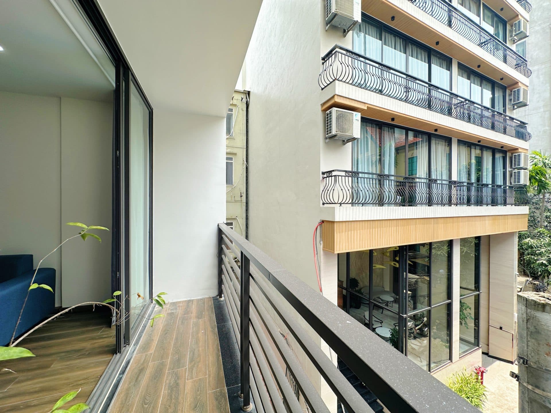 Bright 1 Bedroom in Tay Ho