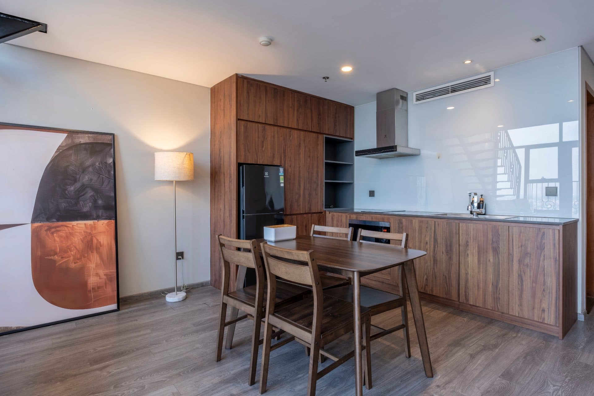 Spacious 1 bedroom apartment at Lac Long Quan street 2