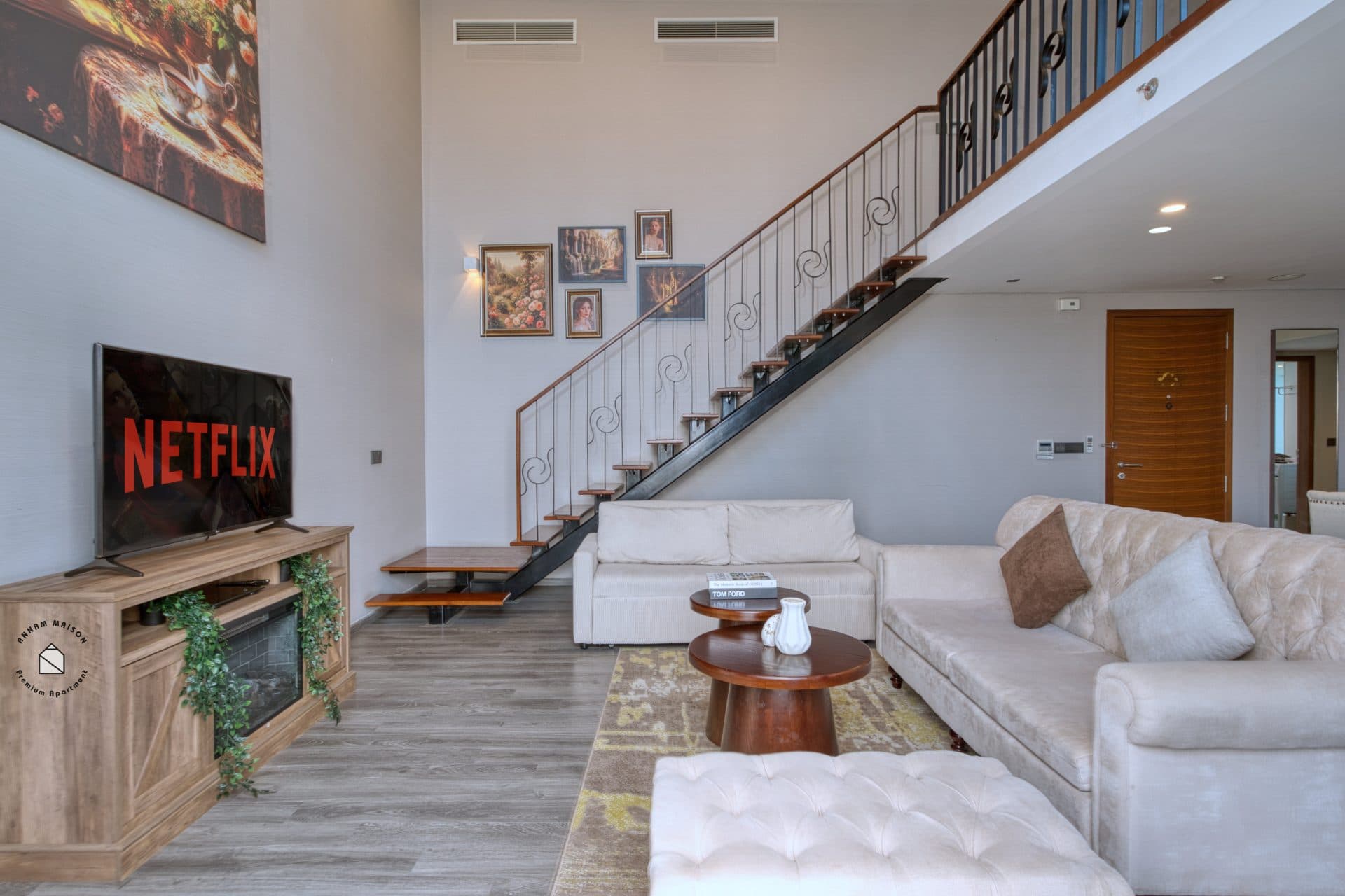 Spacious and modern 1 bedroom apartment on Lac Long Quan street 2