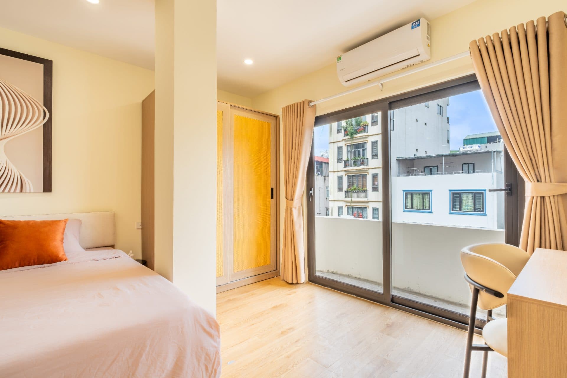 Comfy studio apartment on Vong Thi street 2