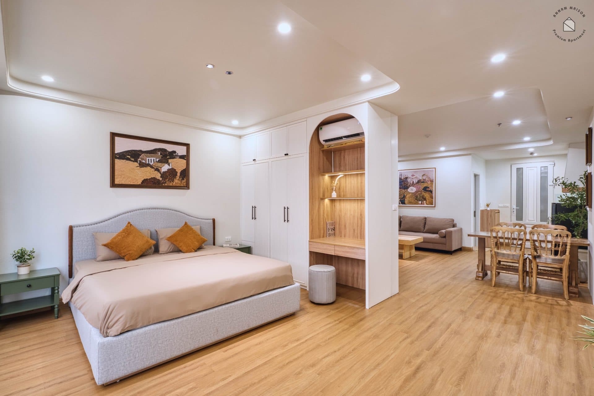 Bright 1 bedroom apartment on Lac Long Quan street