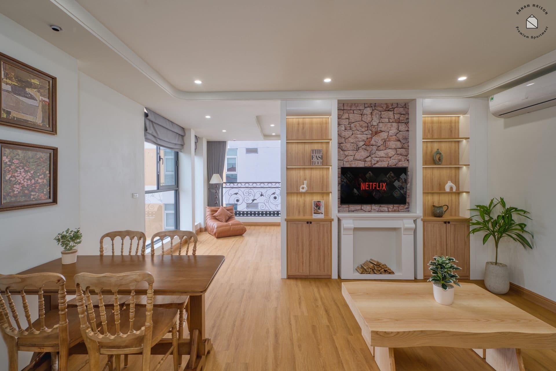 Lake view 1 bedroom apartment on Lac Long Quan street
