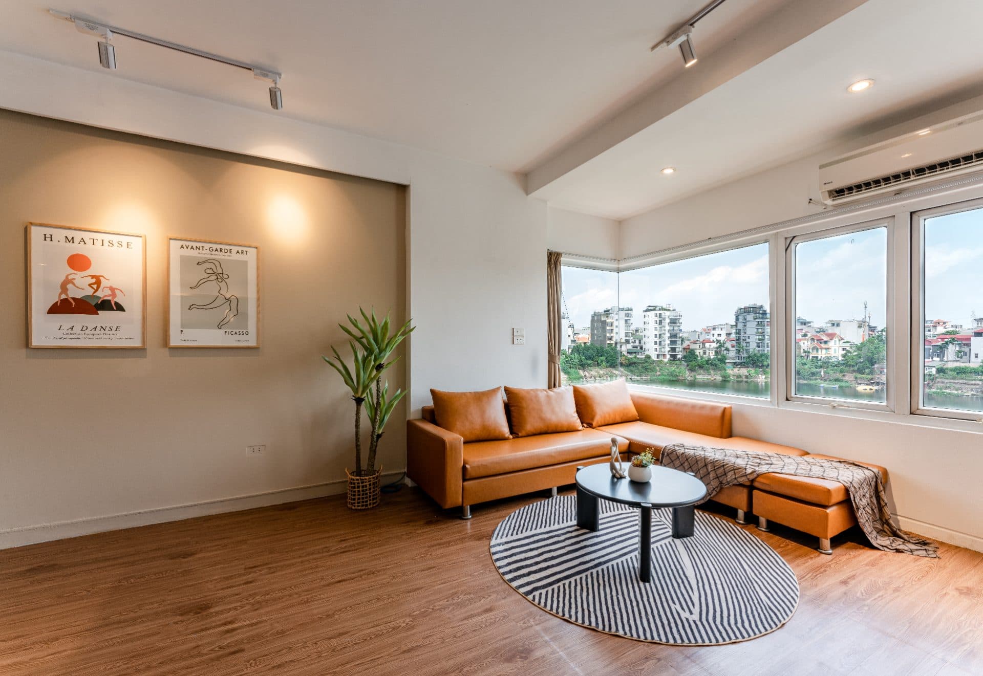 Modern 1 bedroom apartment on Au Co street