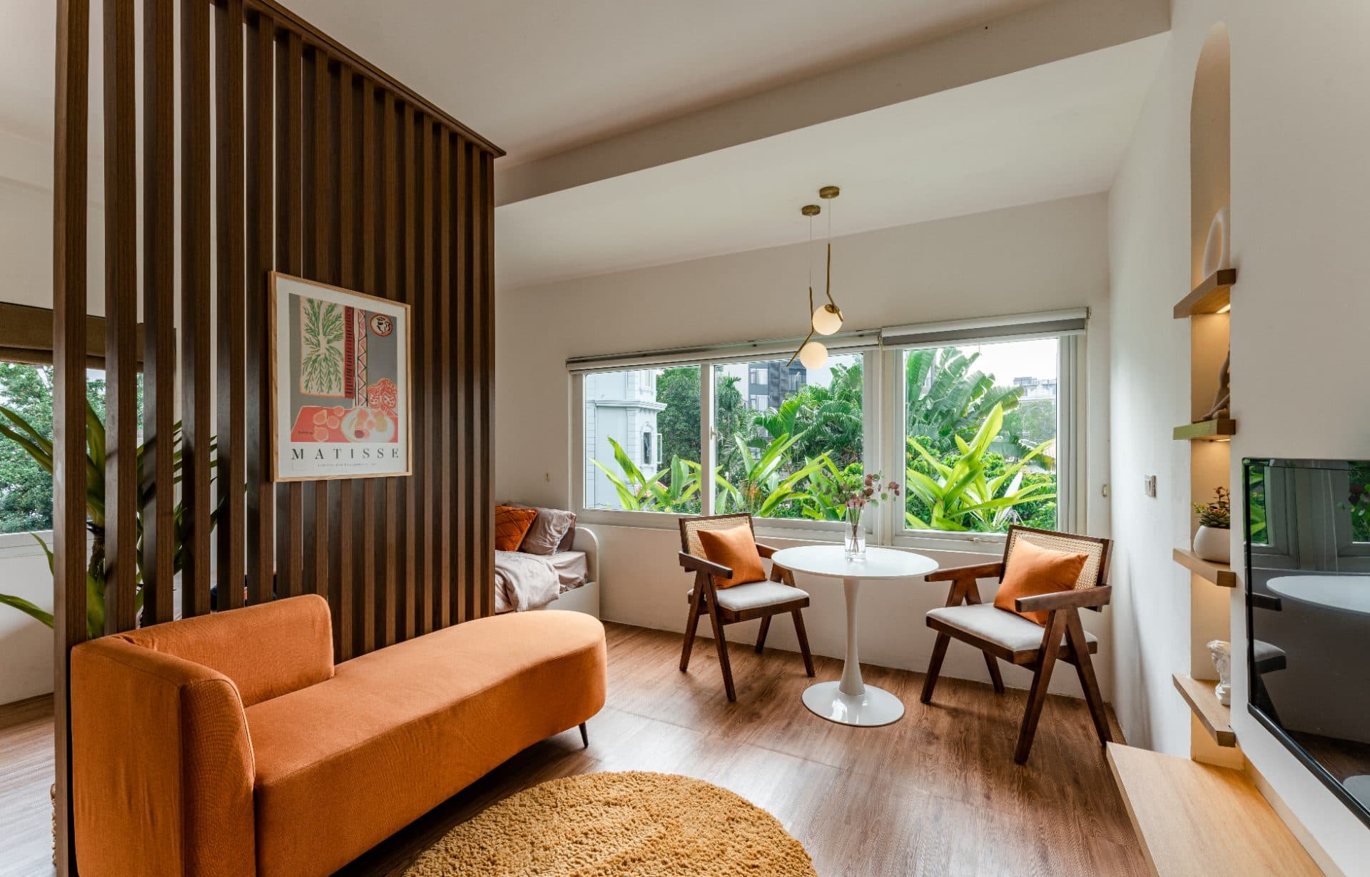 Modern studio apartment on Au Co street