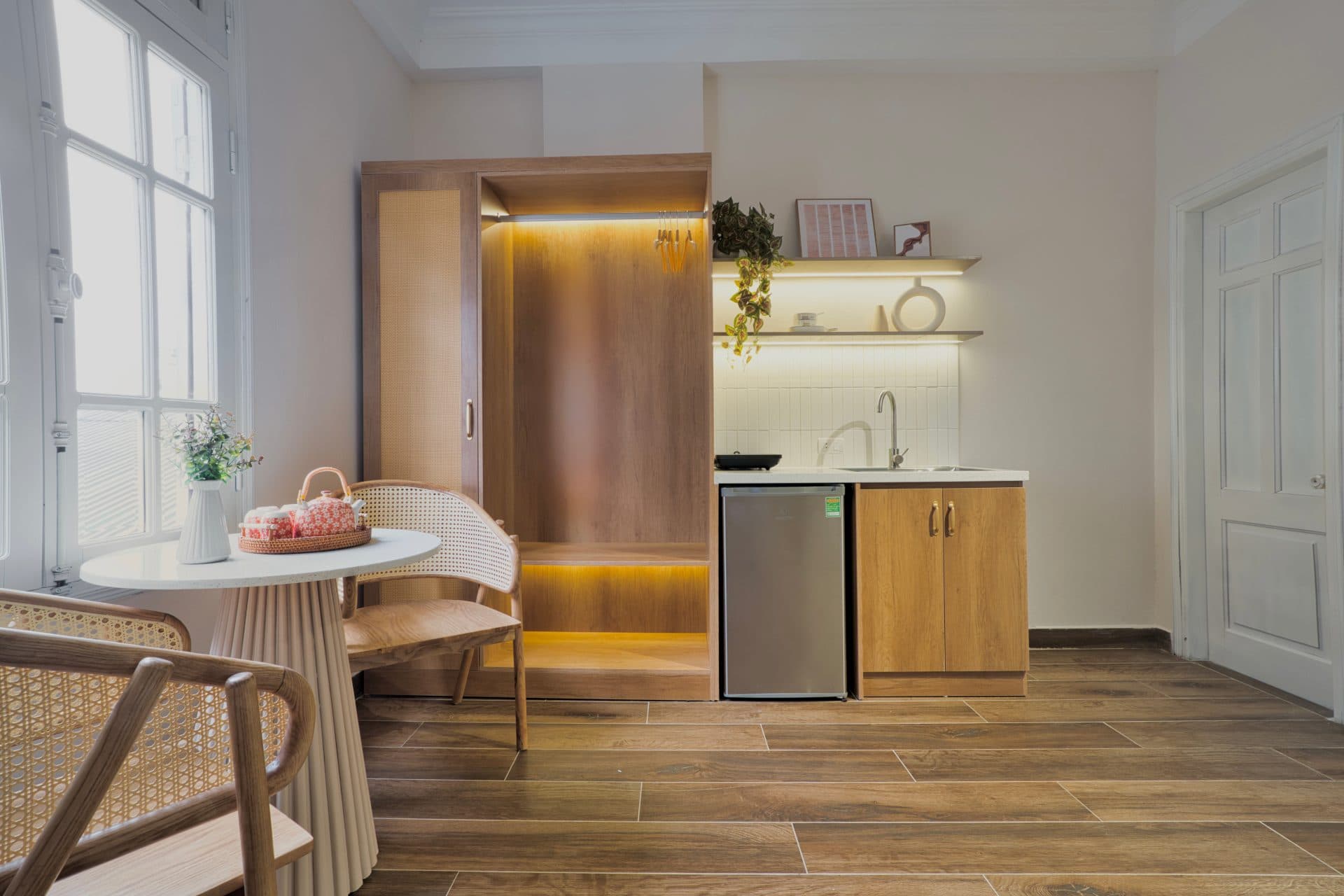 Modern studio apartment on Pham Hong Thai street 3
