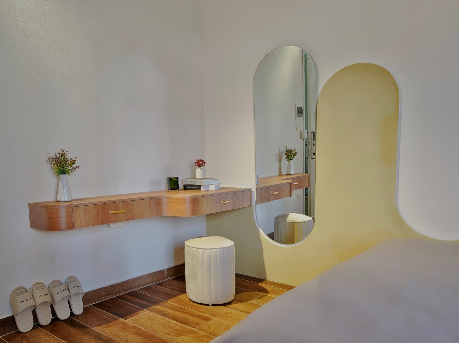 Modern studio apartment on Pham Hong Thai street 2