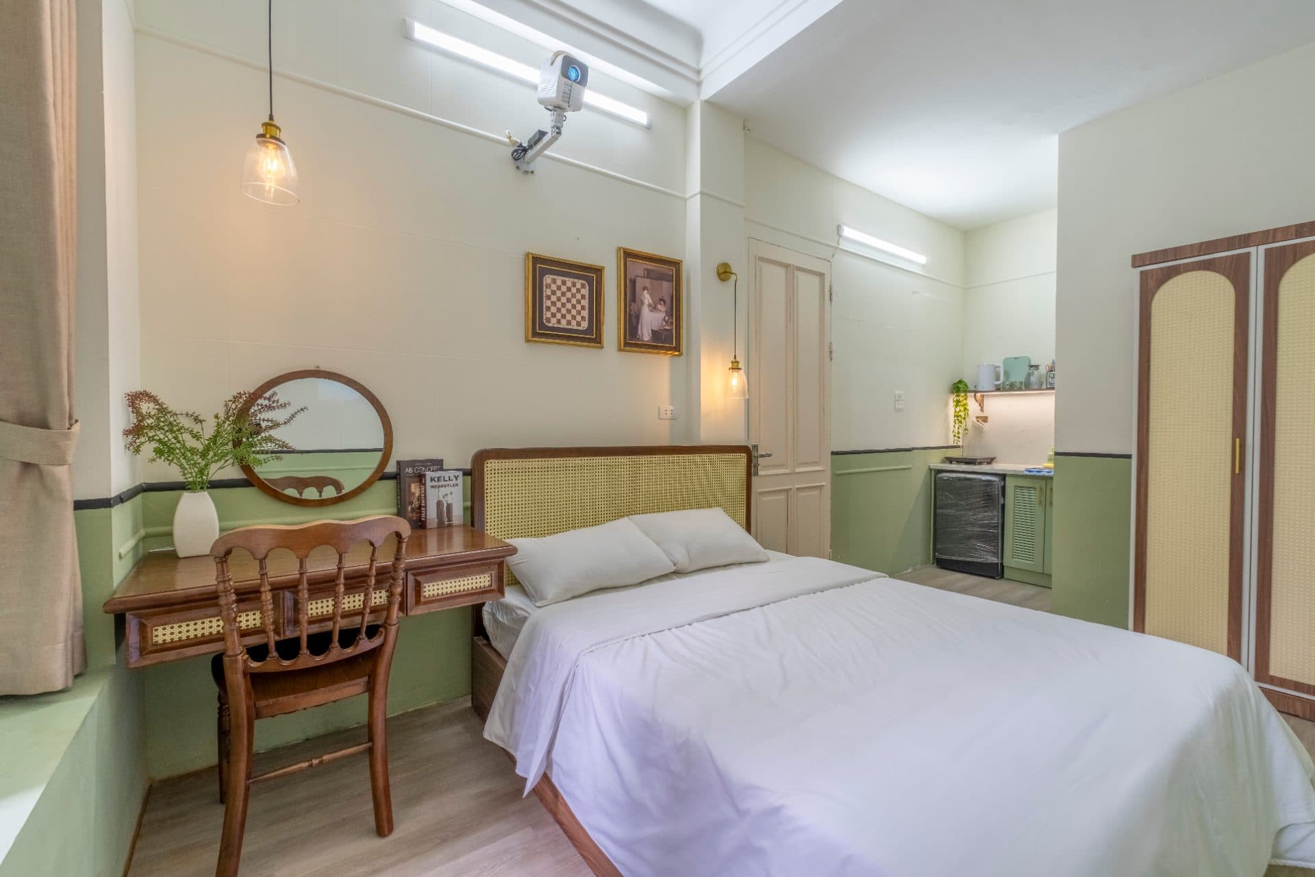 Cozy studio on Hang Chao street