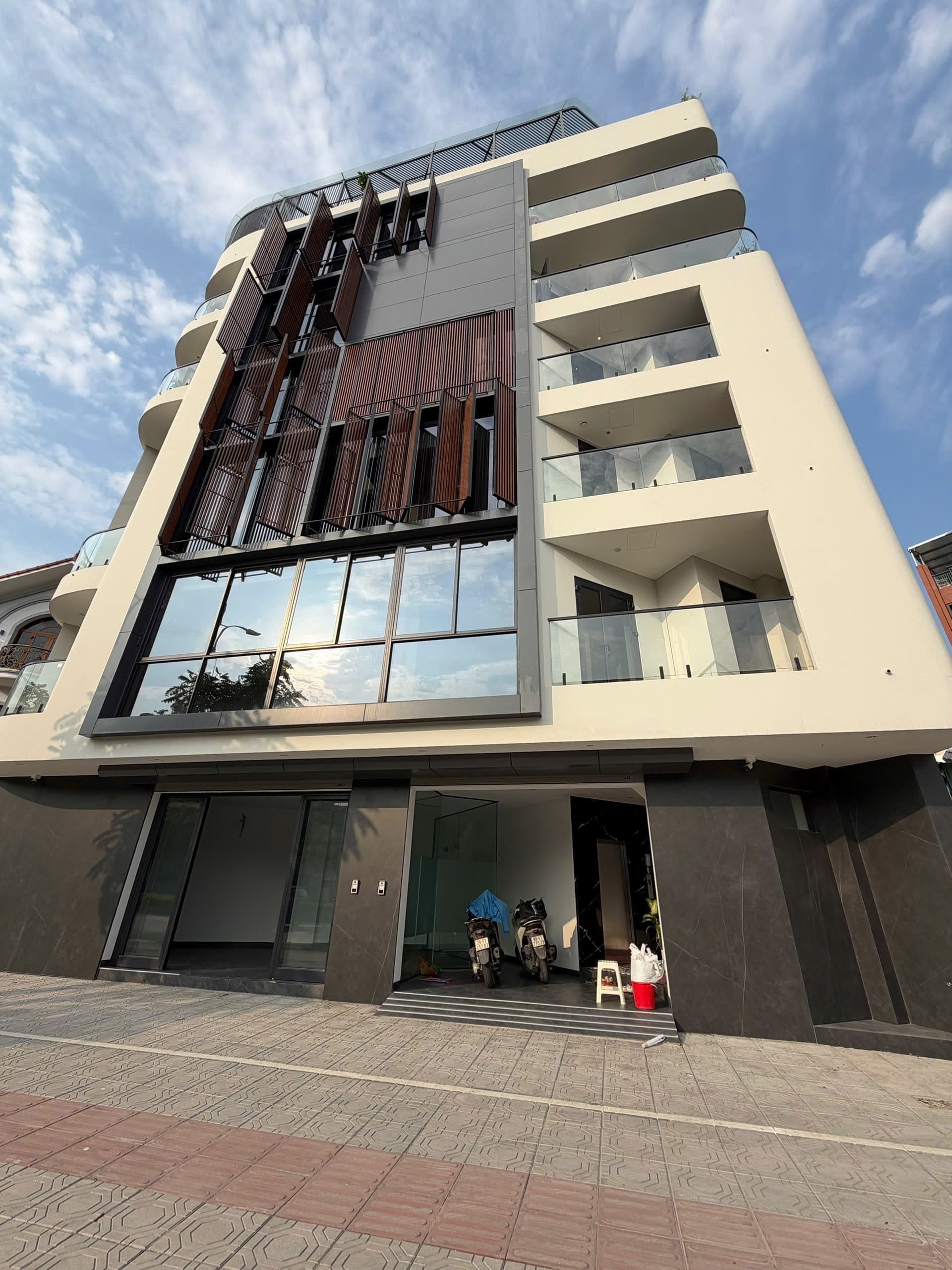 Commercial Property in Long bien, Hanoi