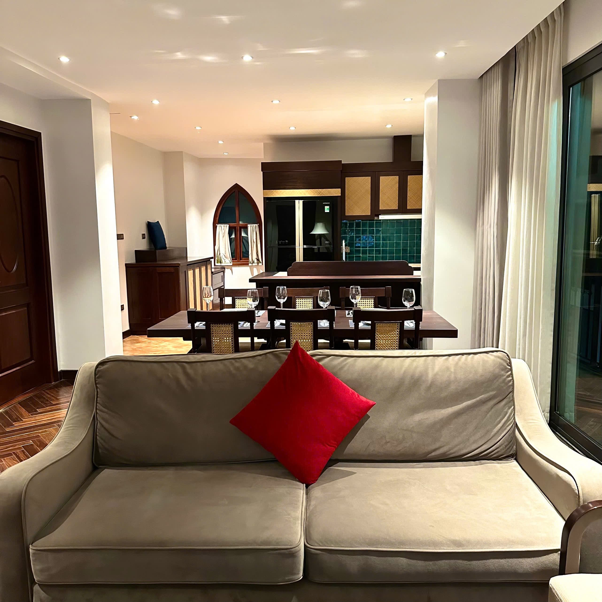 Lake View 3-Bedroom Apartment in Tây Hồ · 50 ĐẶNG THAI MAI (Unit f5) 2