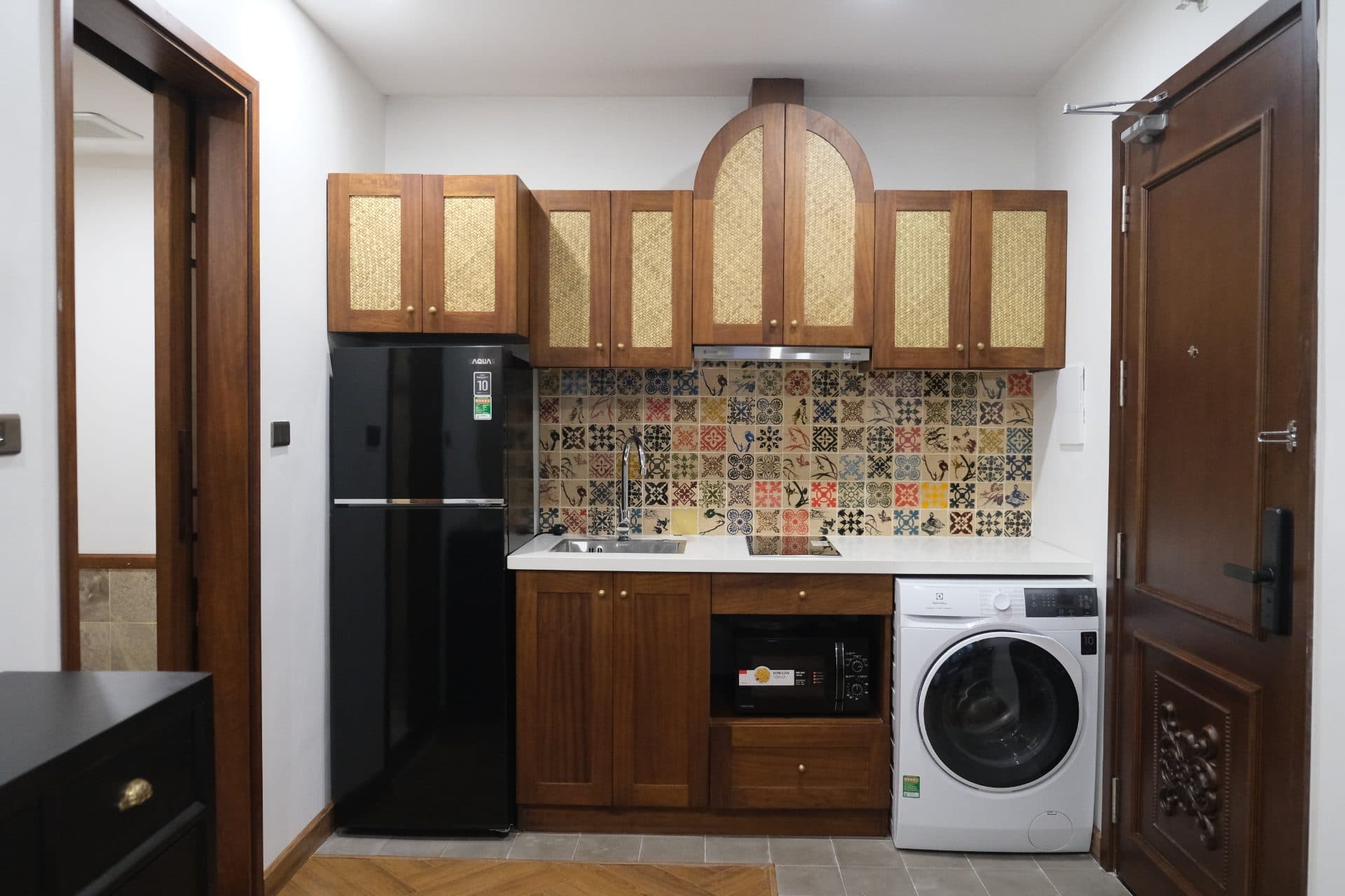 Cozy studio on Xuan Dieu street 2