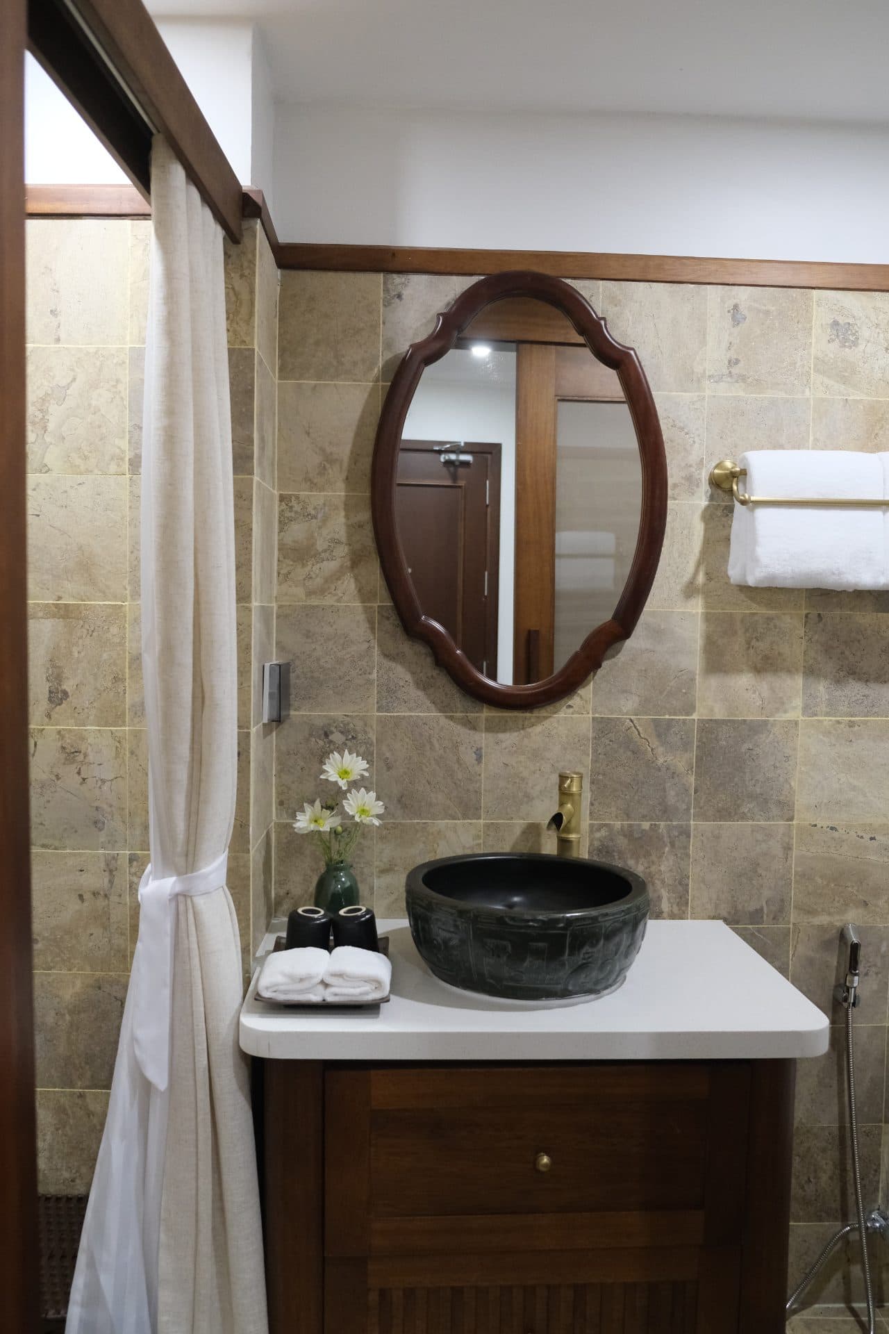 Cozy studio on Xuan Dieu street 3