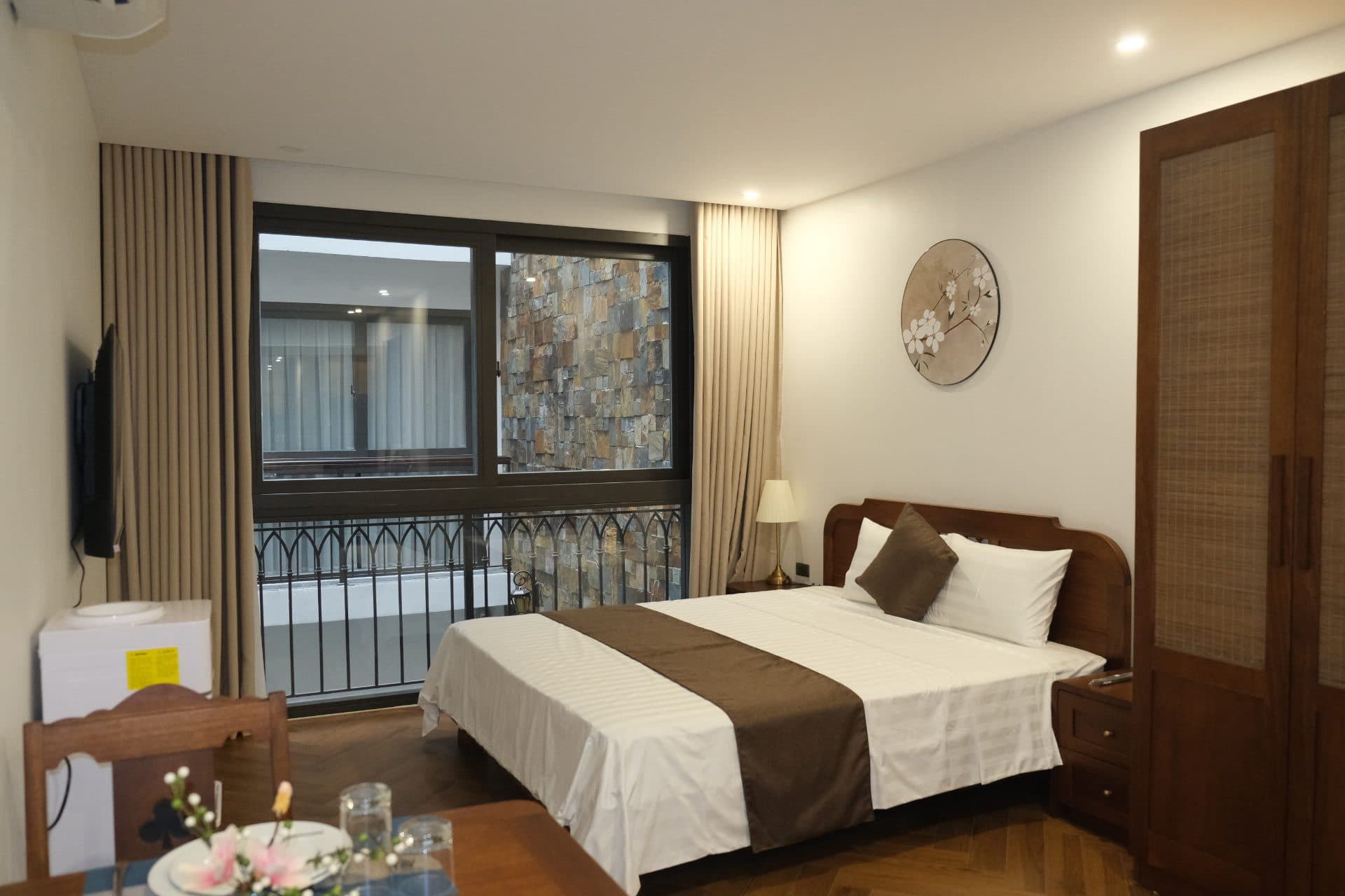 Cozy studio on Xuan Dieu street