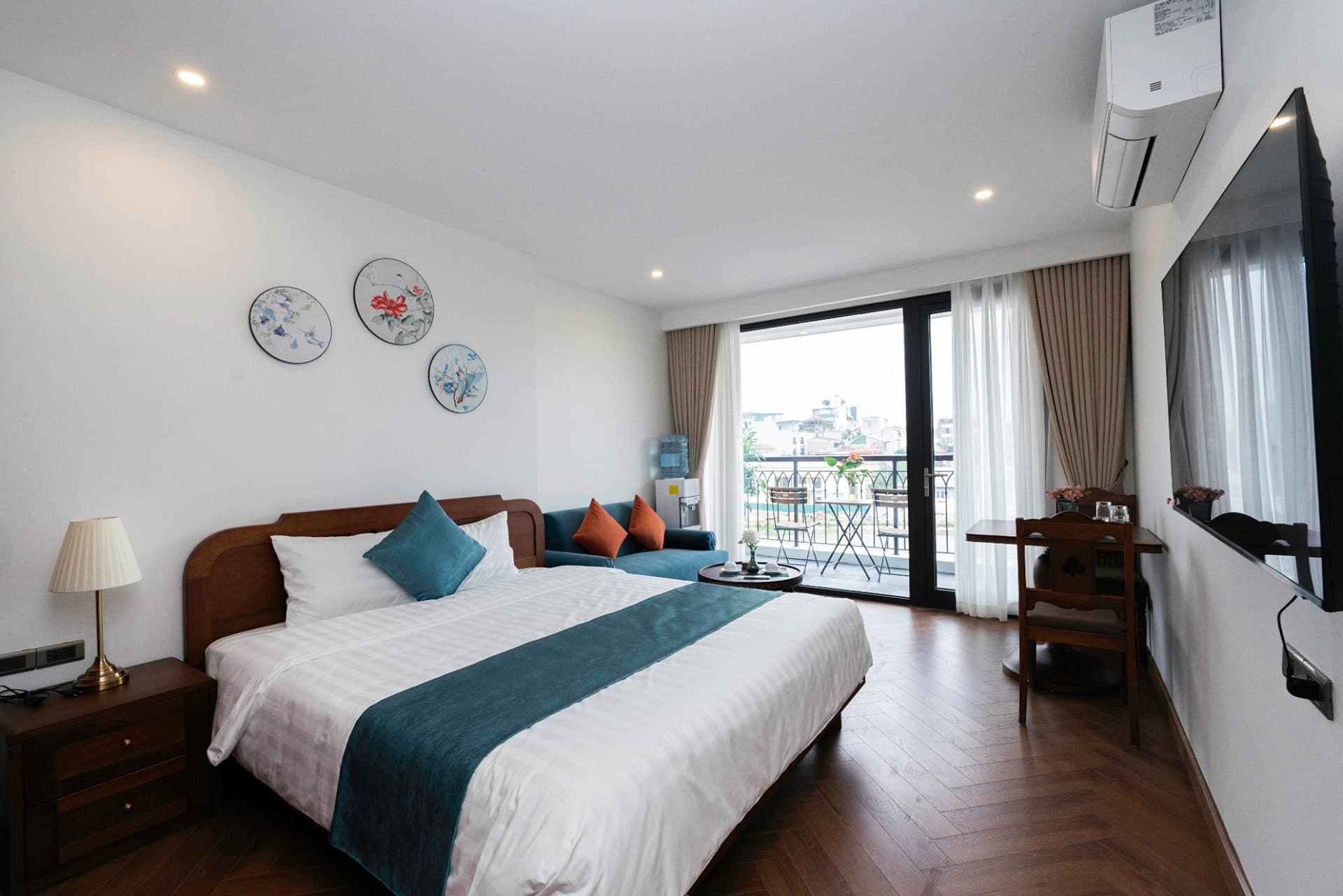 Lakeview cozy studio on Xuan Dieu street 3