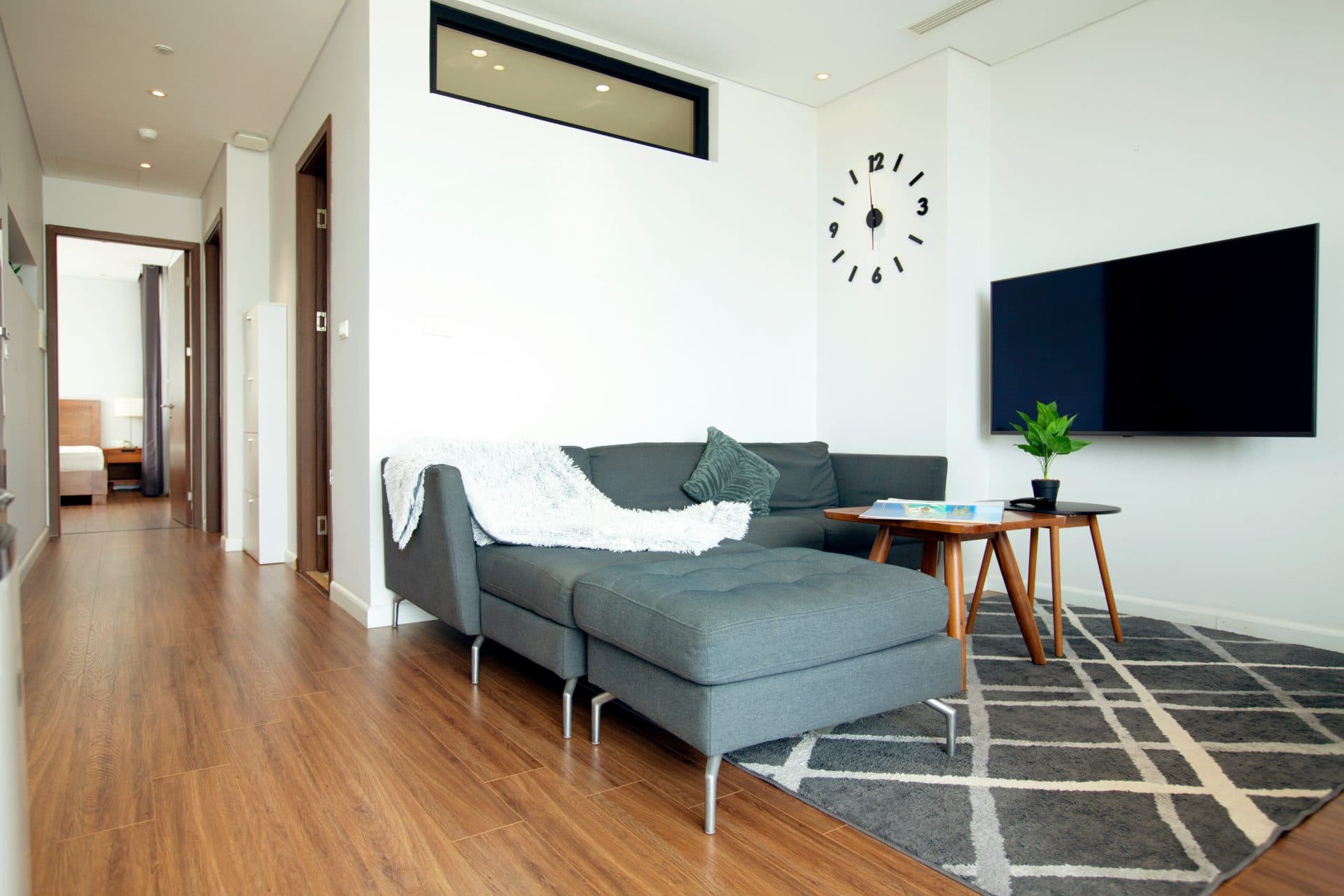 Lake View 2-Bedroom Apartment in Tây Hồ · Tu Hoa 3