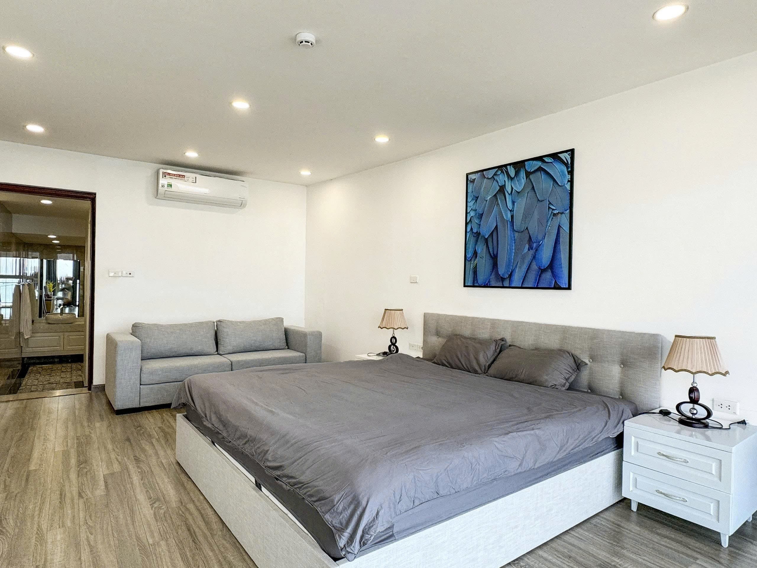 Stunning Lakeview apartment on Xuan Dieu street 2