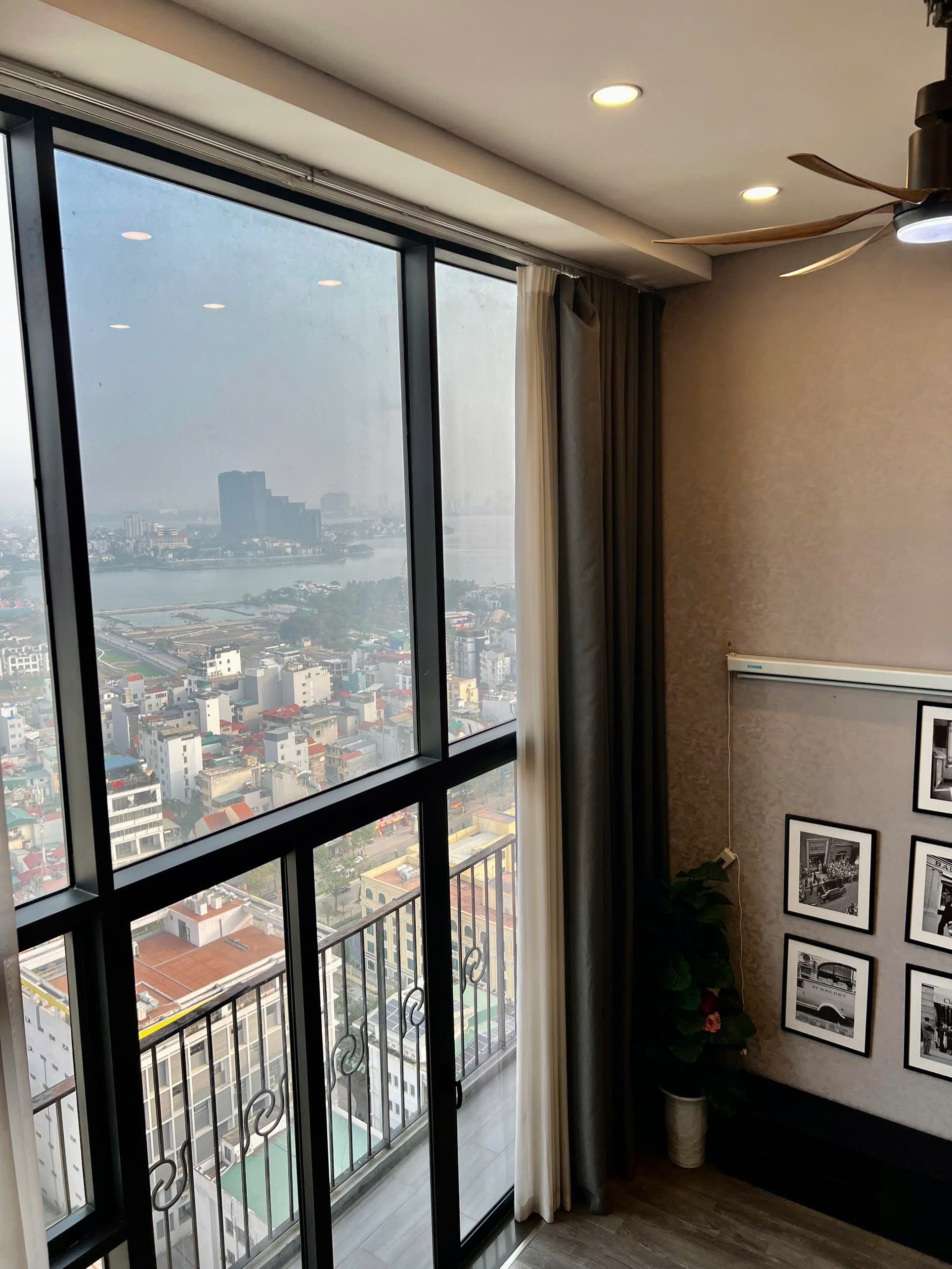High-Floor 1-Bedroom Apartment for Rent at PentStudio West Lake – 76m² with Lake & River Views