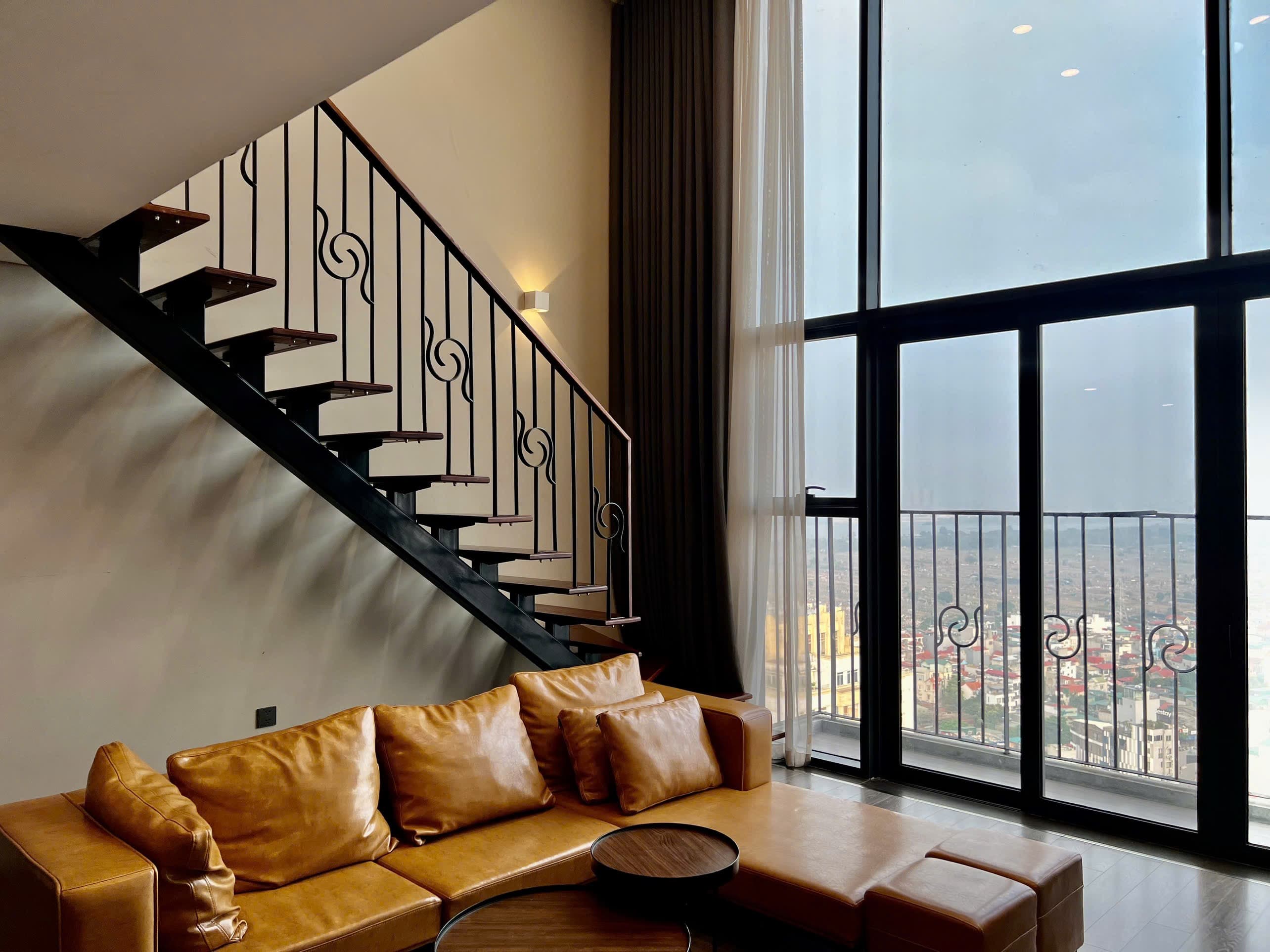 High-Floor 1-Bedroom Apartment for Rent at PentStudio West Lake – 76m² with Lake & River Views 3