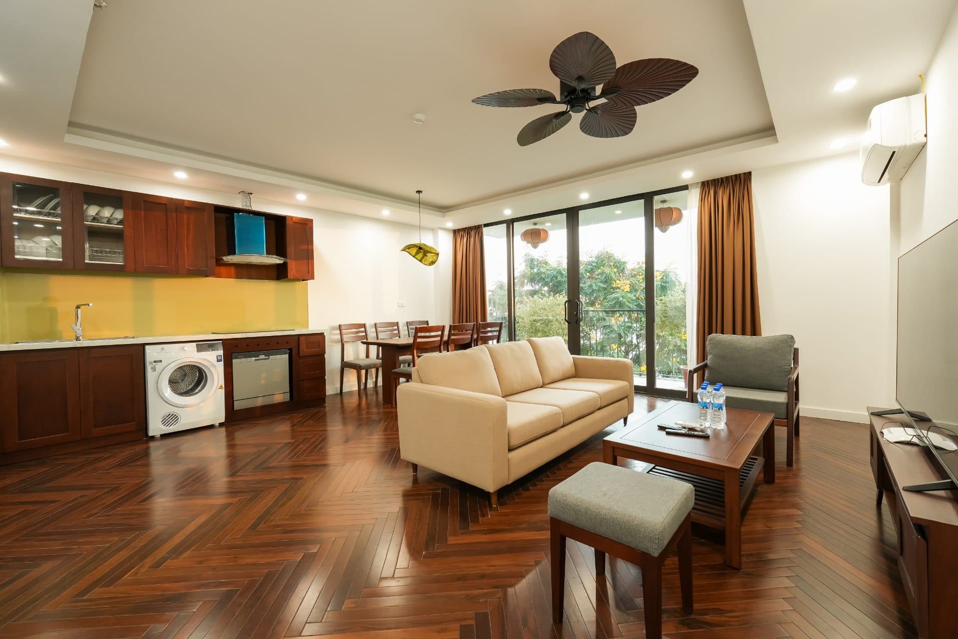Lake View 3-Bed Apartment for Rent in West Lake, Hanoi 3