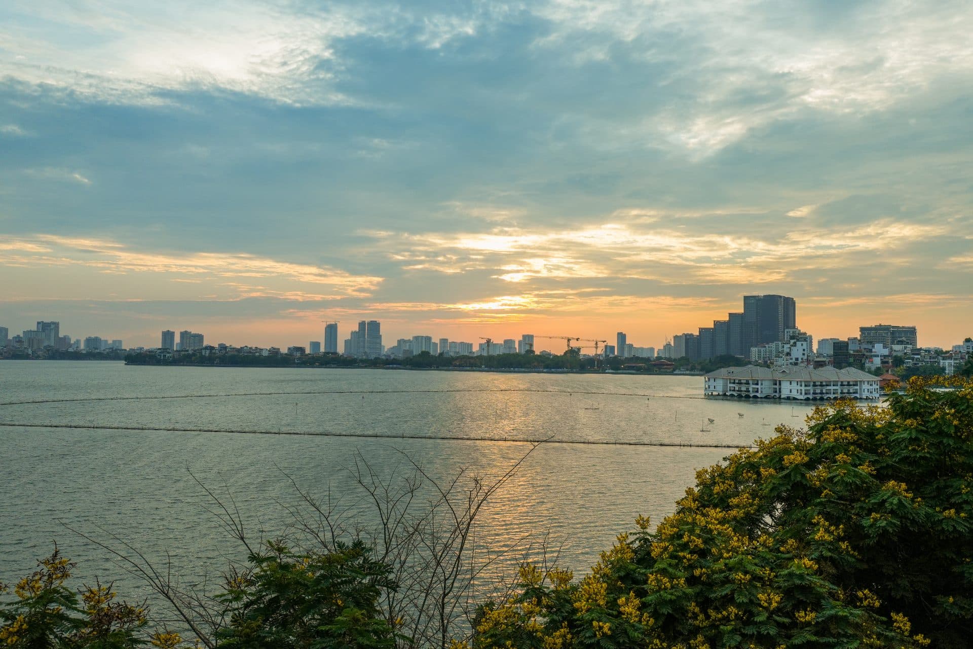 Lake View 3-Bed Apartment for Rent in West Lake, Hanoi