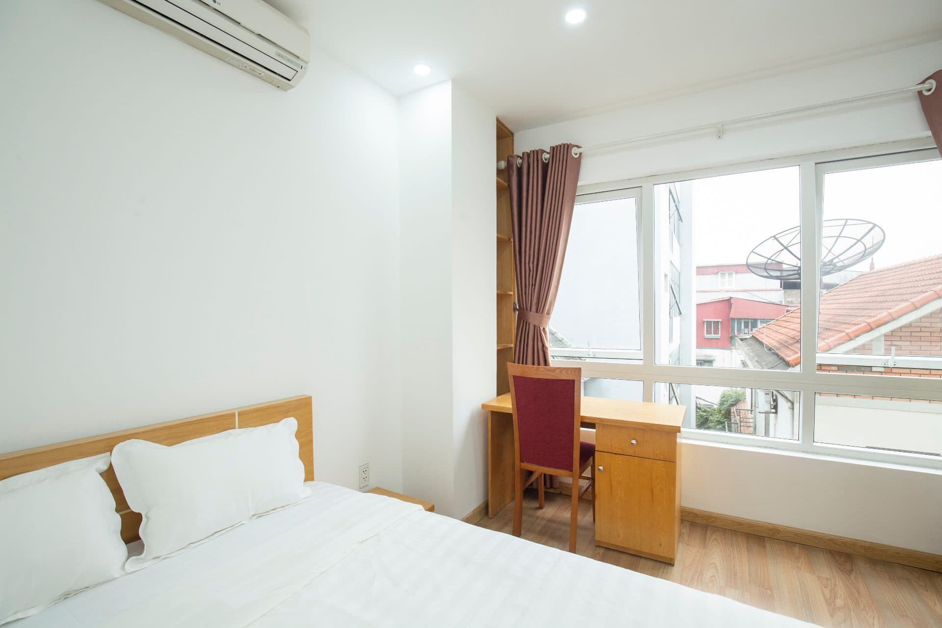 Balcony 2-Bed Apartment for Rent in Ba Dinh, Hanoi 2