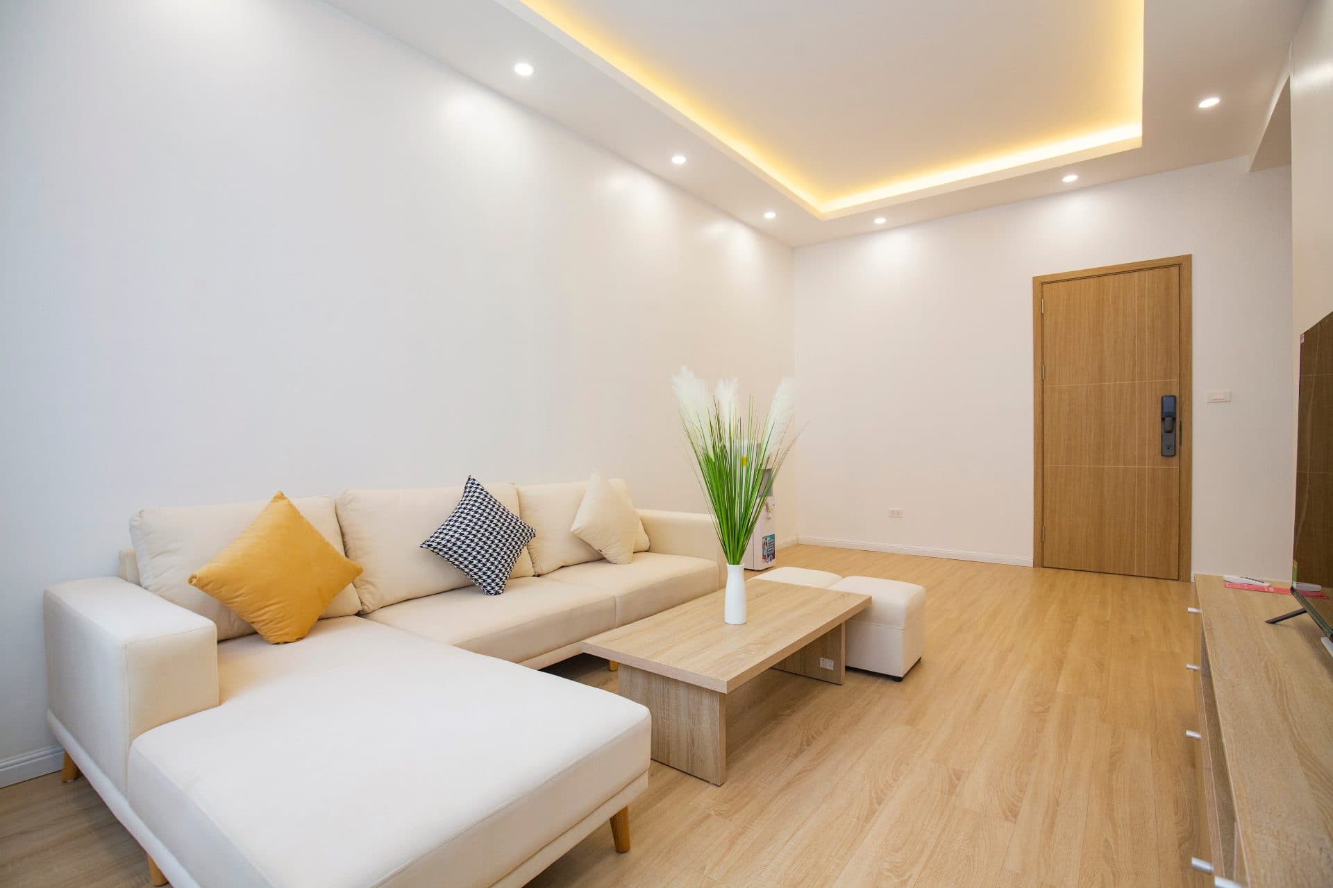 Balcony 2-Bed Apartment for Rent in Ba Dinh, Hanoi 2