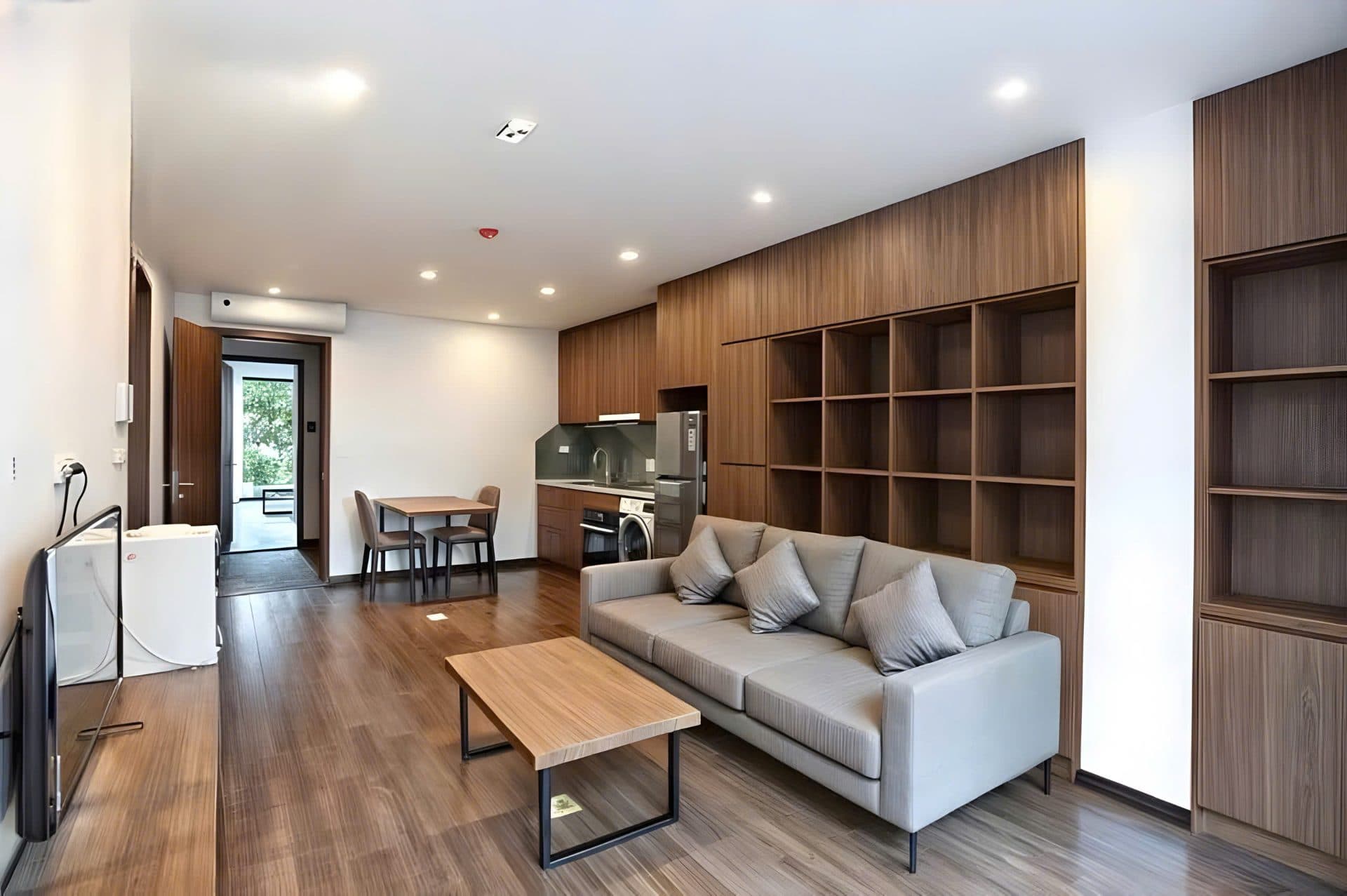 Balcony 1-Bed Apartment for Rent in West Lake, Hanoi 2