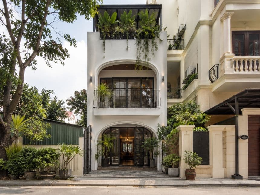 Lake-view apartment for rent in Tây Hồ, Hanoi, expat rental guide