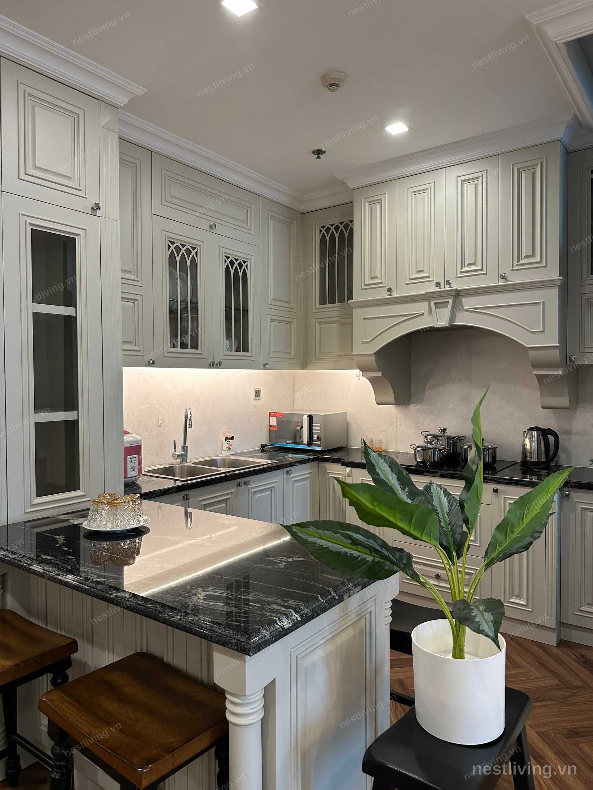 Balcony 3-Bed Apartment for Rent in Ba Dinh, Hanoi
