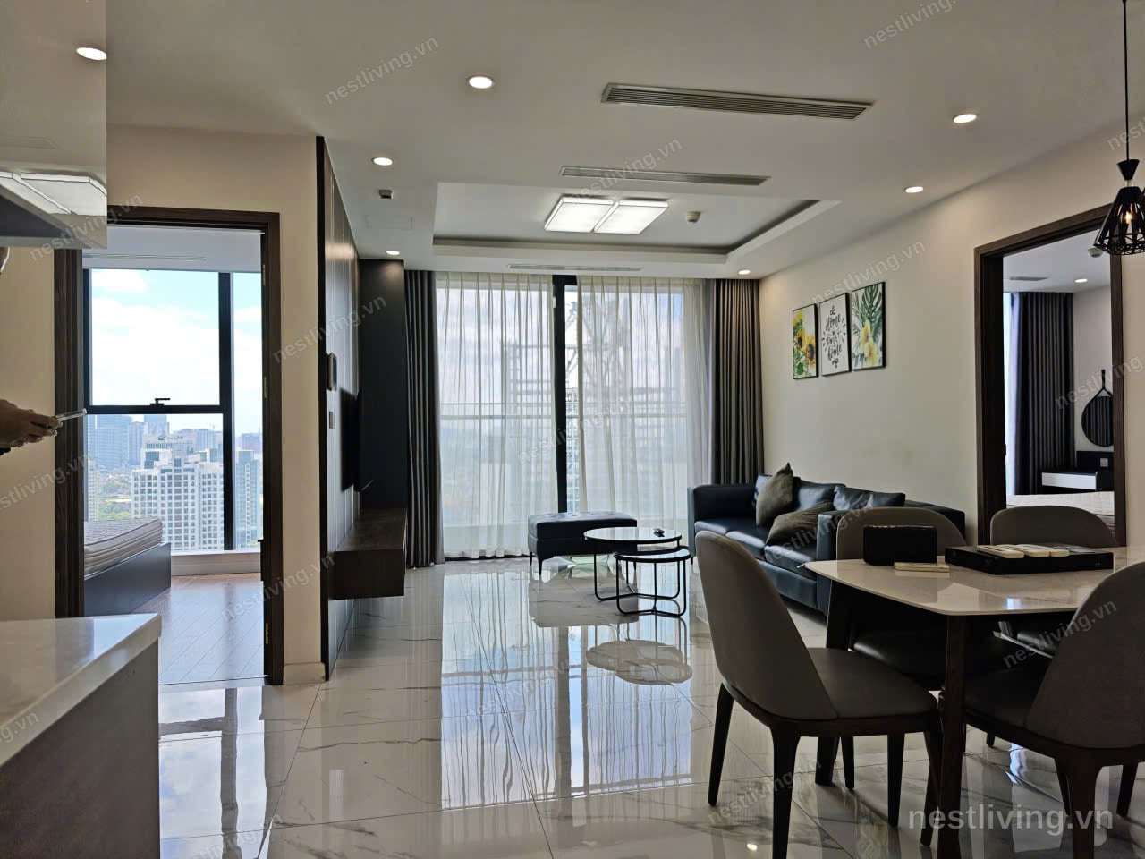 Balcony 3-Bed Apartment for Rent in West Lake, Hanoi