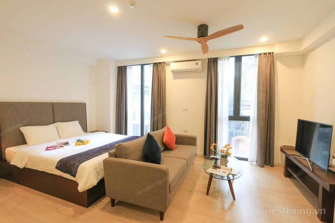 Balcony Studio for Rent in Ba Dinh, Hanoi
