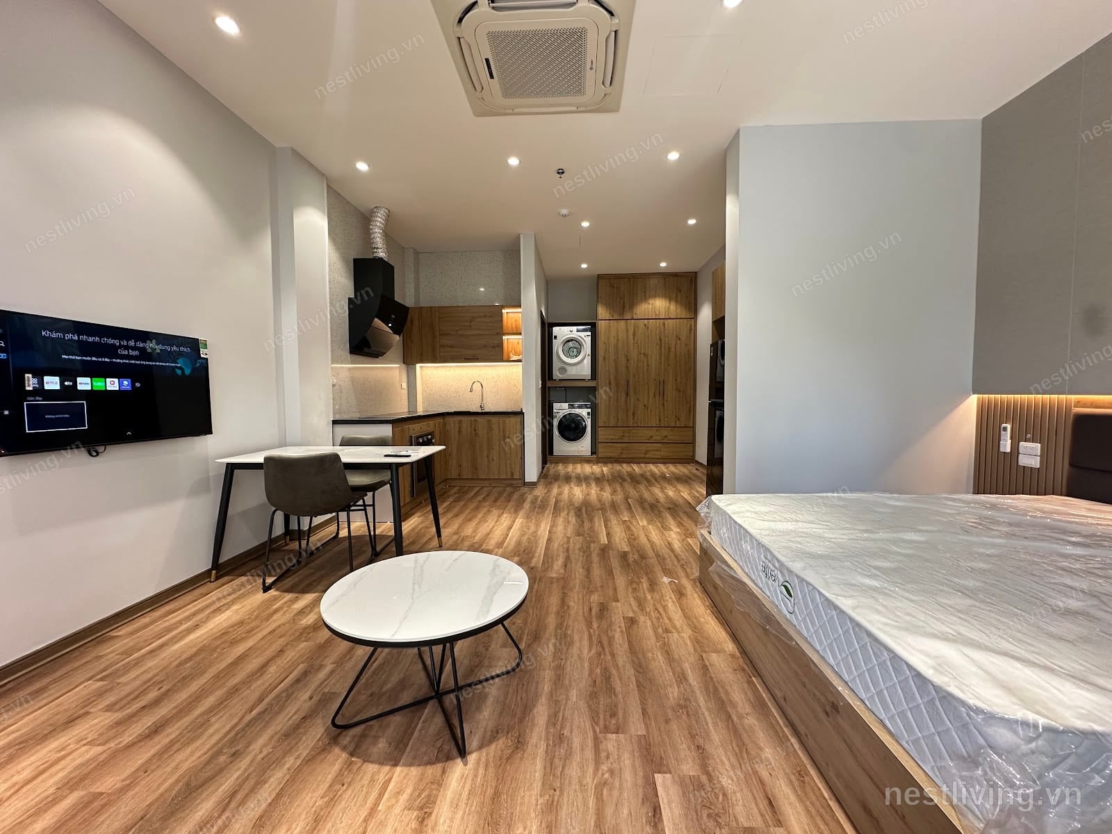 Balcony Studio for Rent in West Lake, Hanoi
