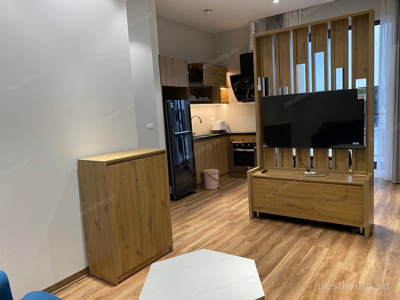 Balcony 2-Bed Apartment for Rent in West Lake, Hanoi