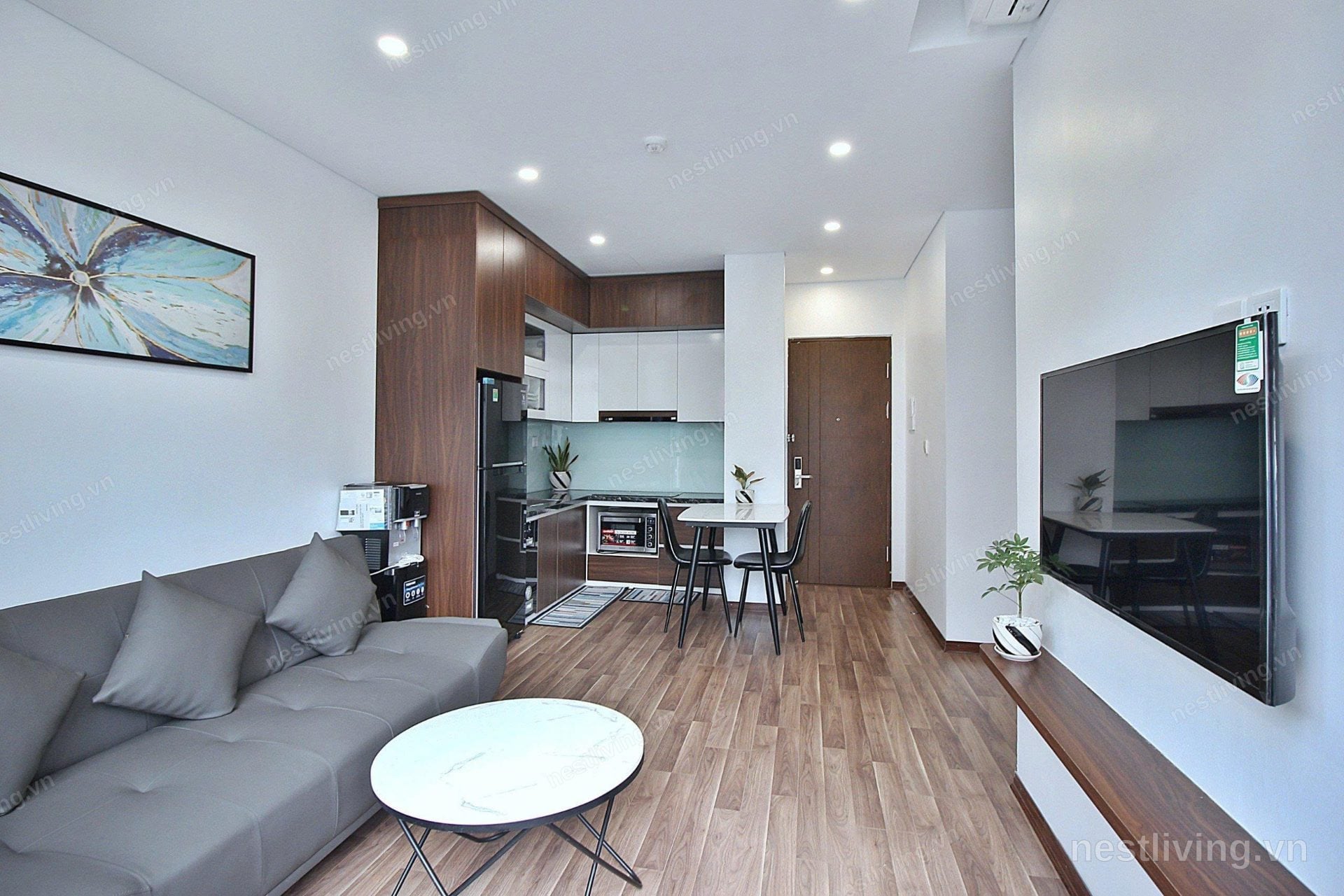 Balcony 1-Bed Apartment for Rent in West Lake, Hanoi