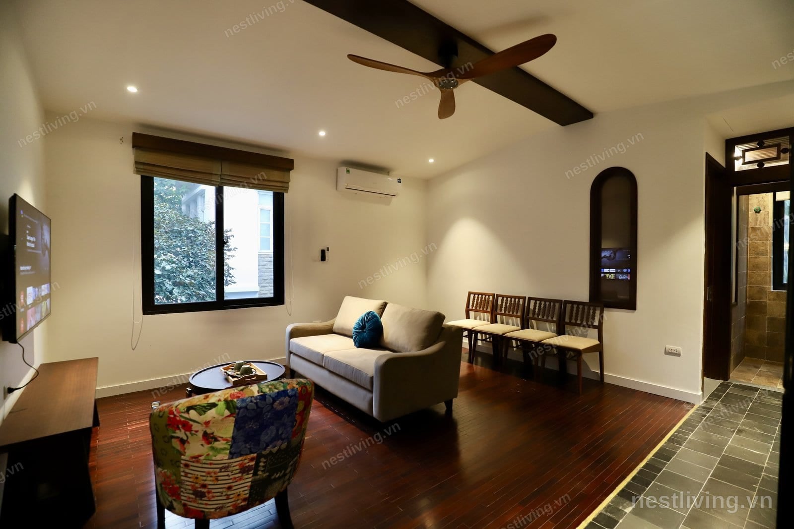 Balcony 2-Bed Apartment for Rent in West Lake, Hanoi