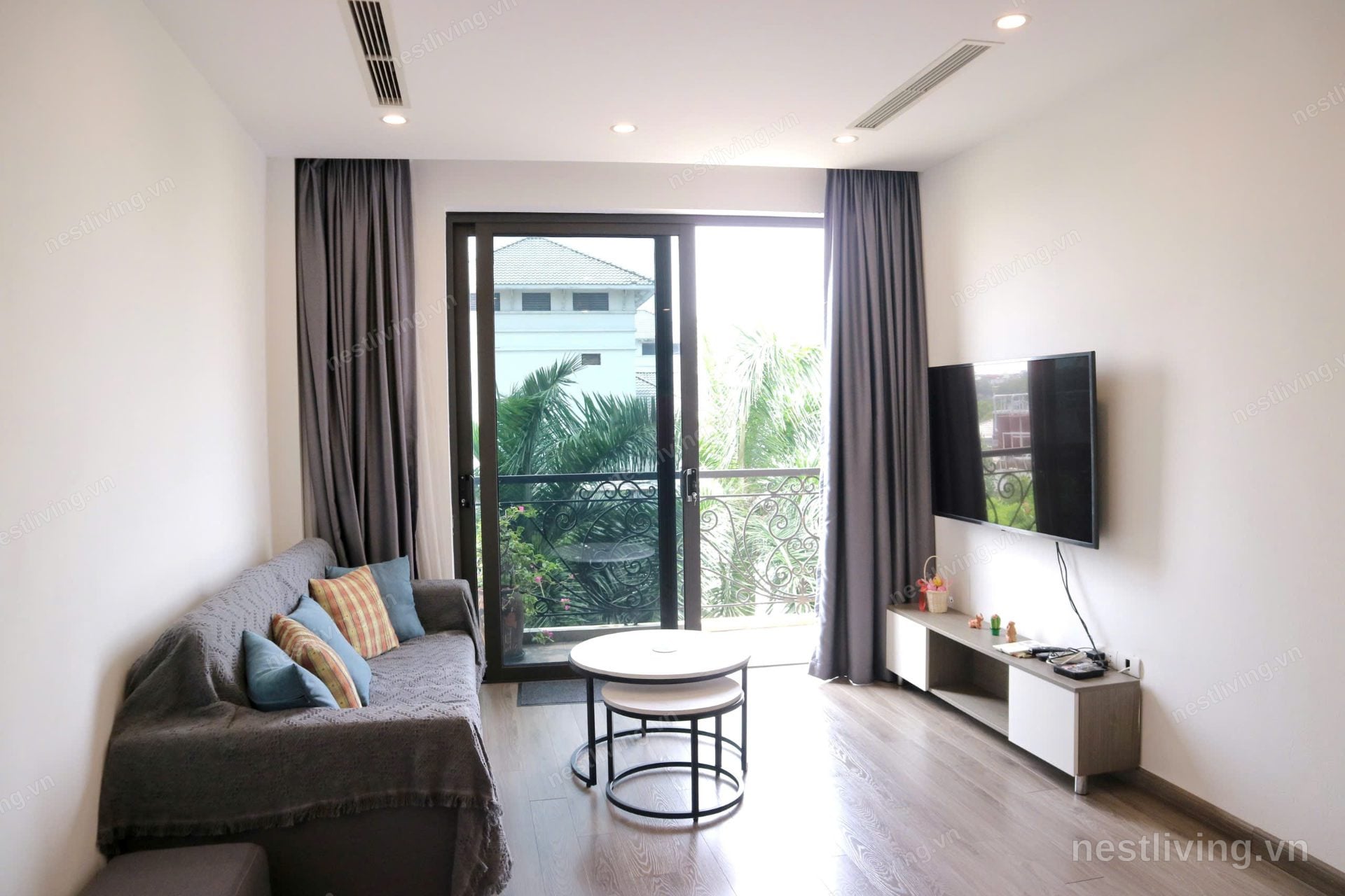 Lake View 2-Bed Apartment for Rent in West Lake, Hanoi