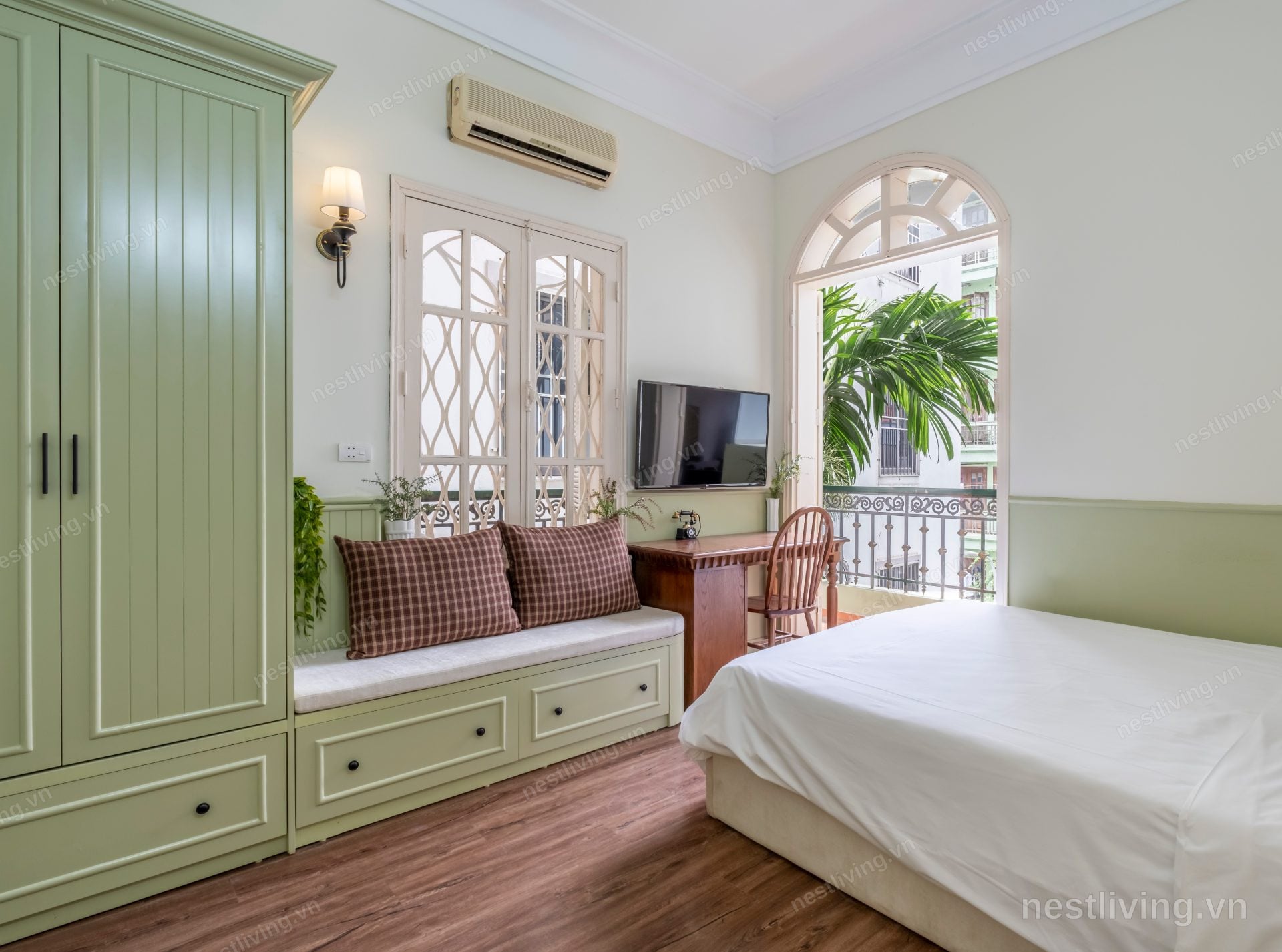 Studio with Balcony for Rent in Dong Da, Hanoi