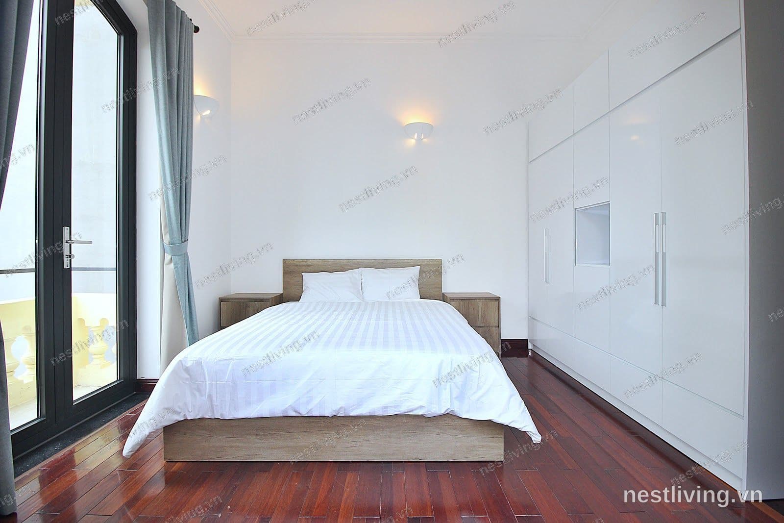 Balcony 4-Bed Villa for Rent in West Lake, Hanoi