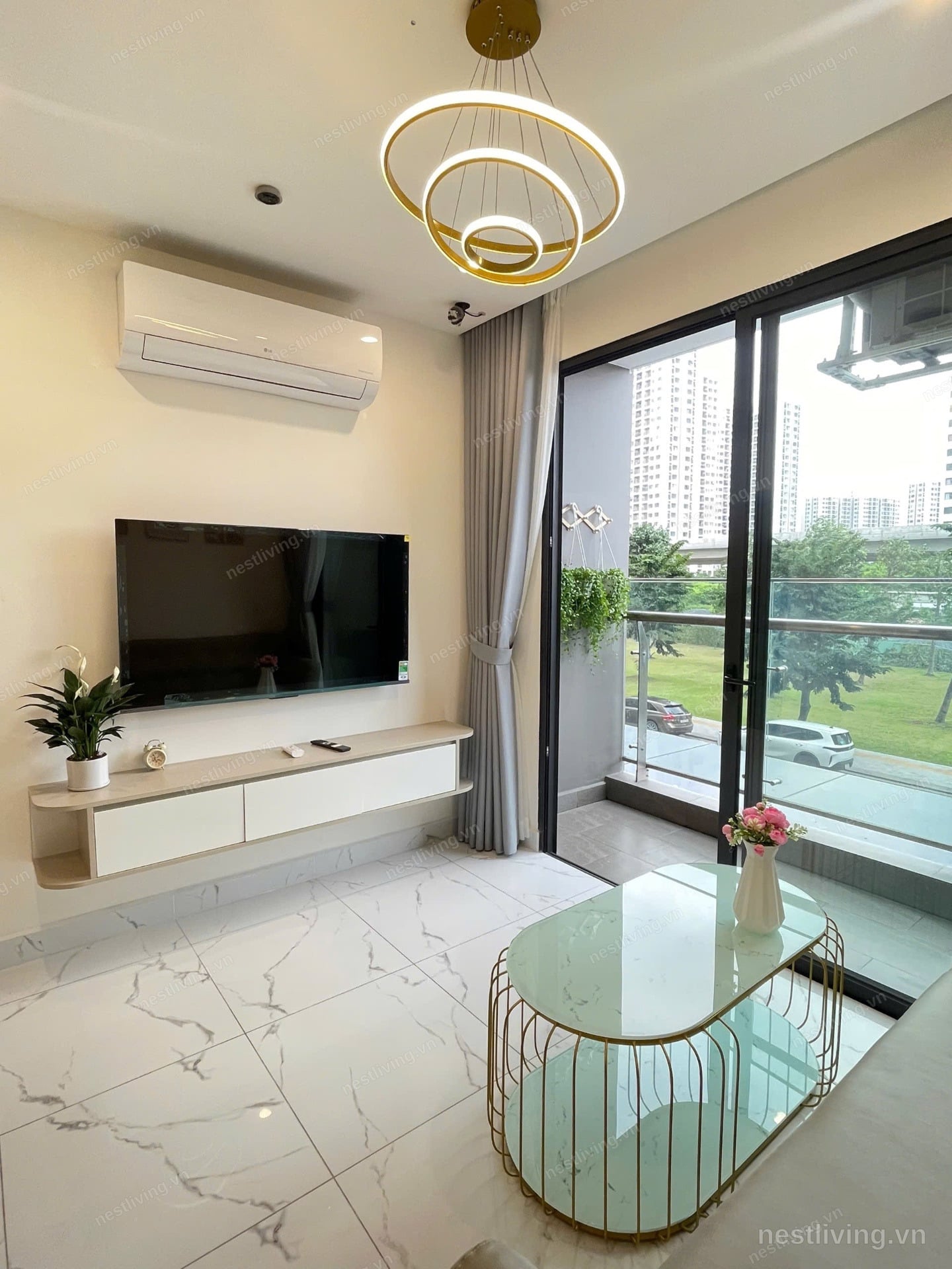 3-Bed Apartment with Balcony for Rent in Quận 9, Ho Chi Minh City