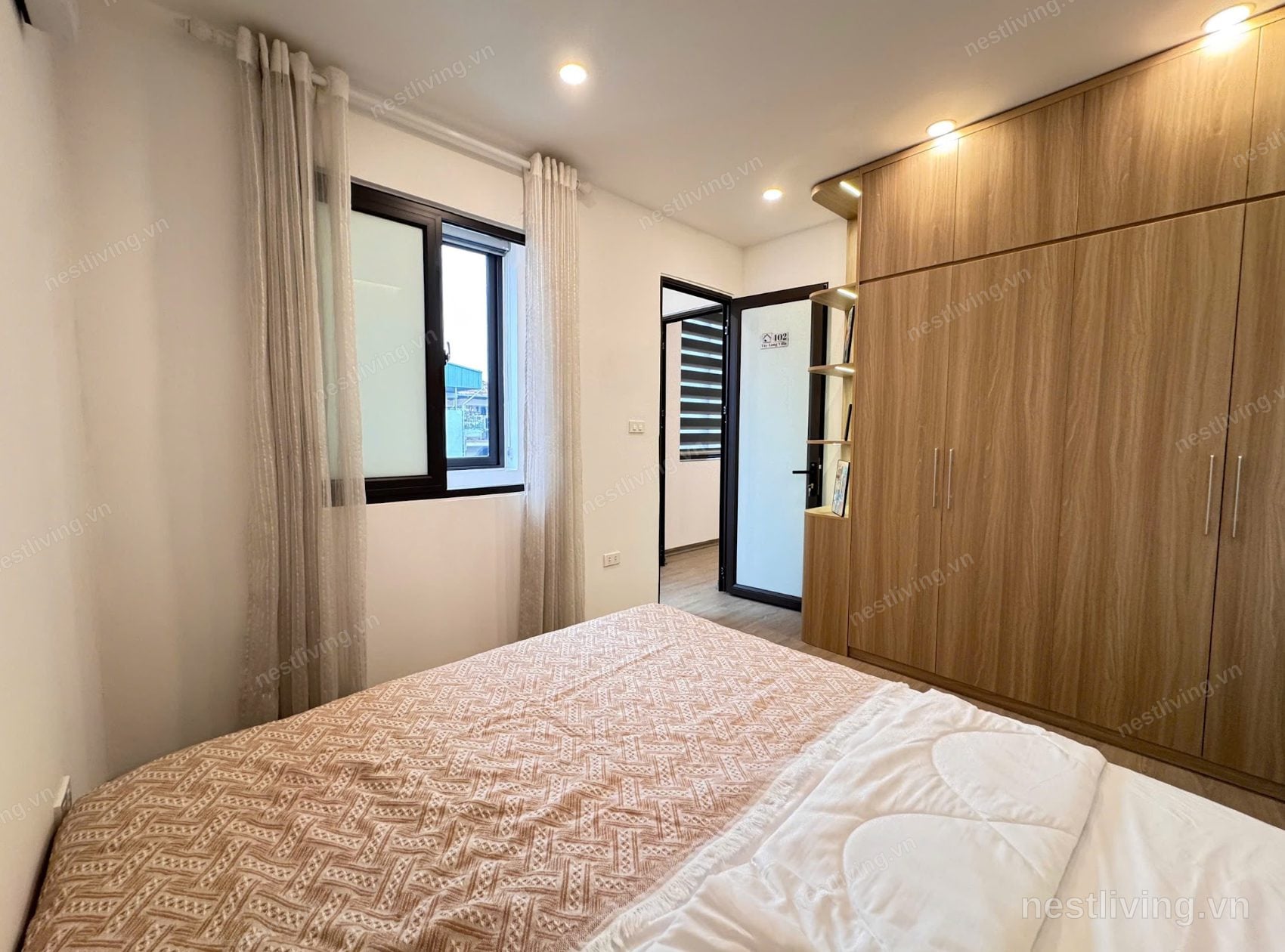 Balcony Studio for Rent in West Lake, Hanoi