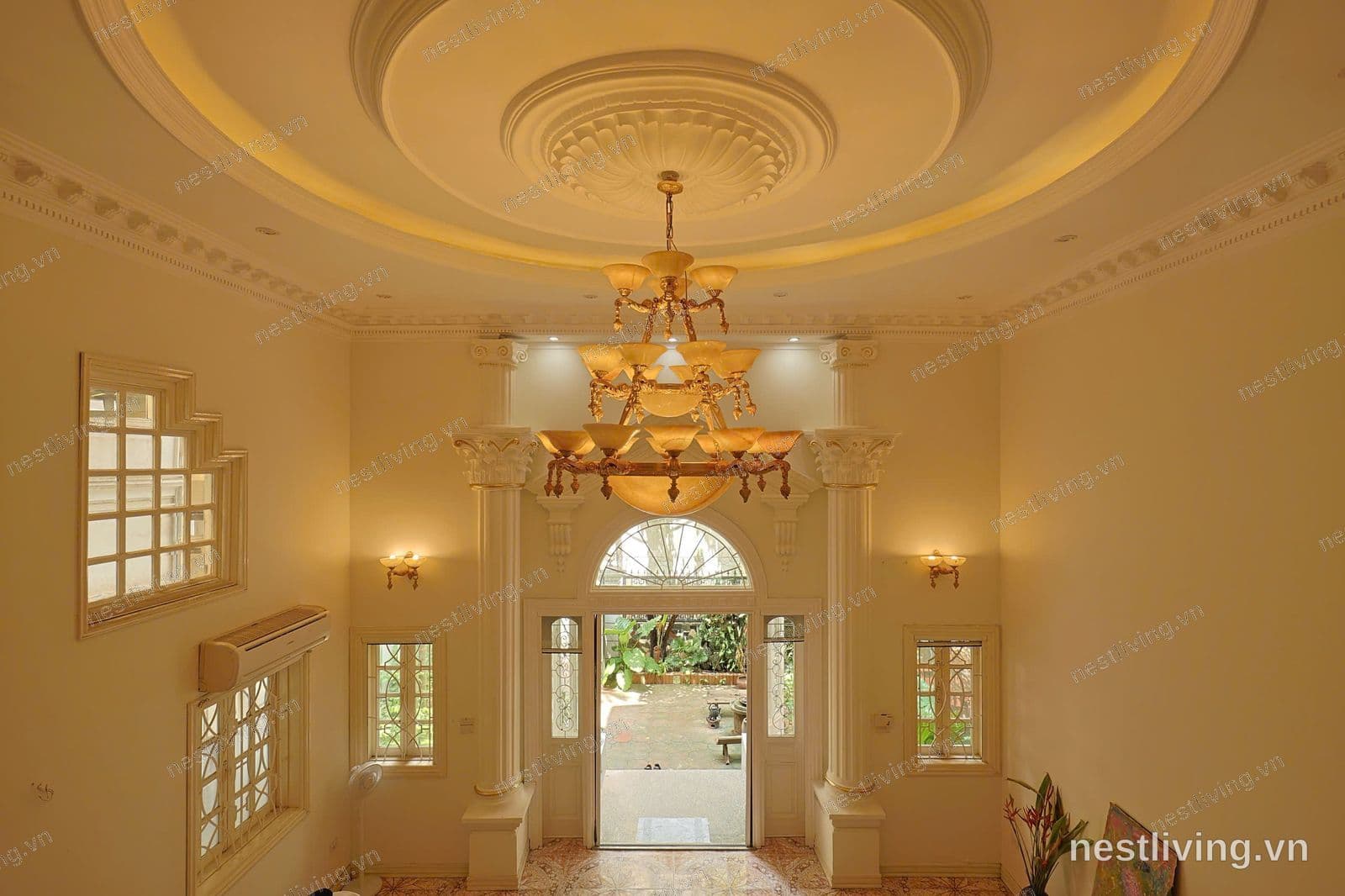 Balcony 6-Bed Villa for Rent in West Lake, Hanoi