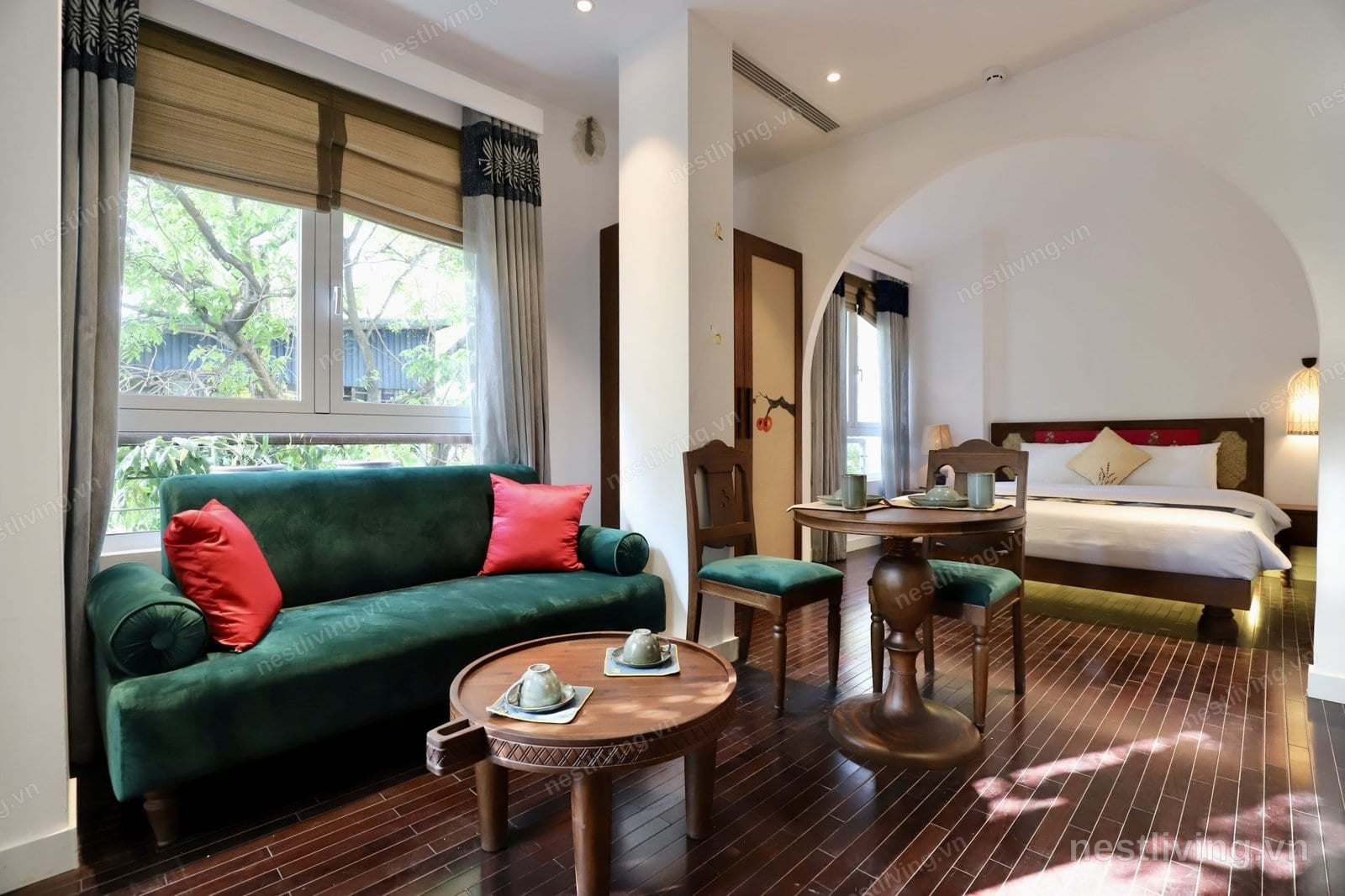 Balcony Studio for Rent in Ba Dinh, Hanoi