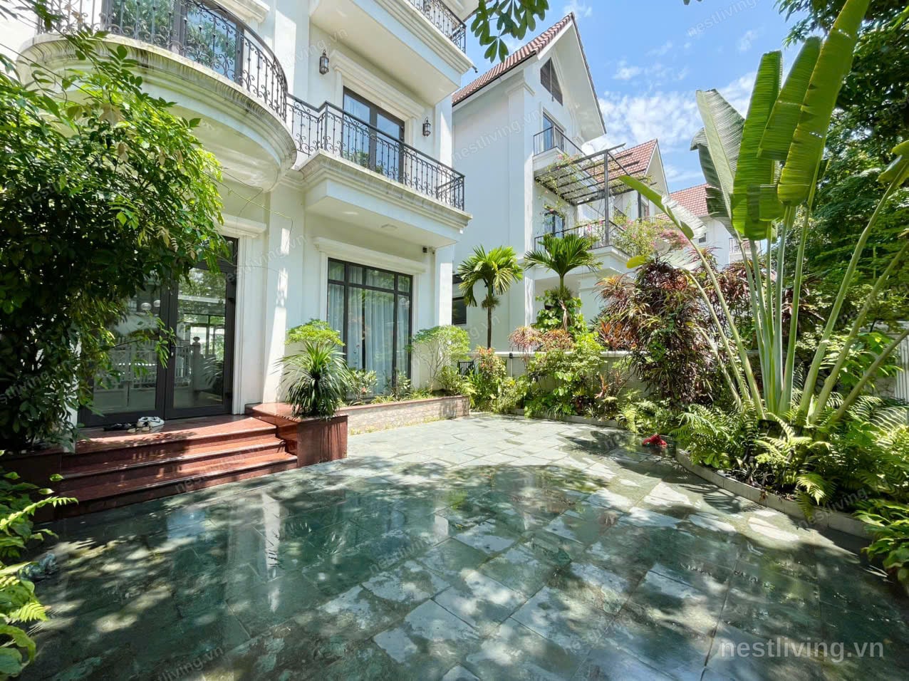 Balcony 3-Bed Villa for Rent in Long Bien, Hanoi