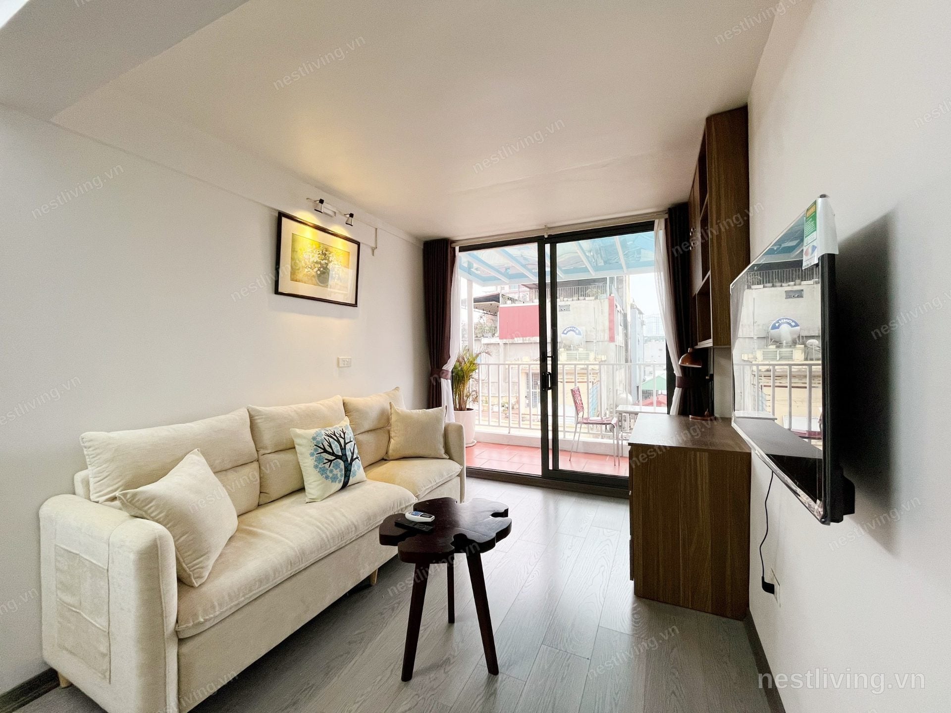 Balcony 1-Bed Apartment for Rent in West Lake, Hanoi