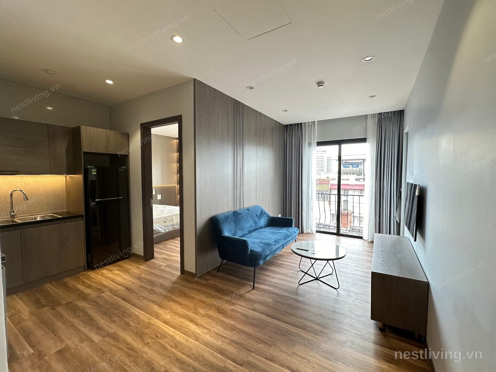 Balcony 2-Bed Apartment for Rent in West Lake, Hanoi